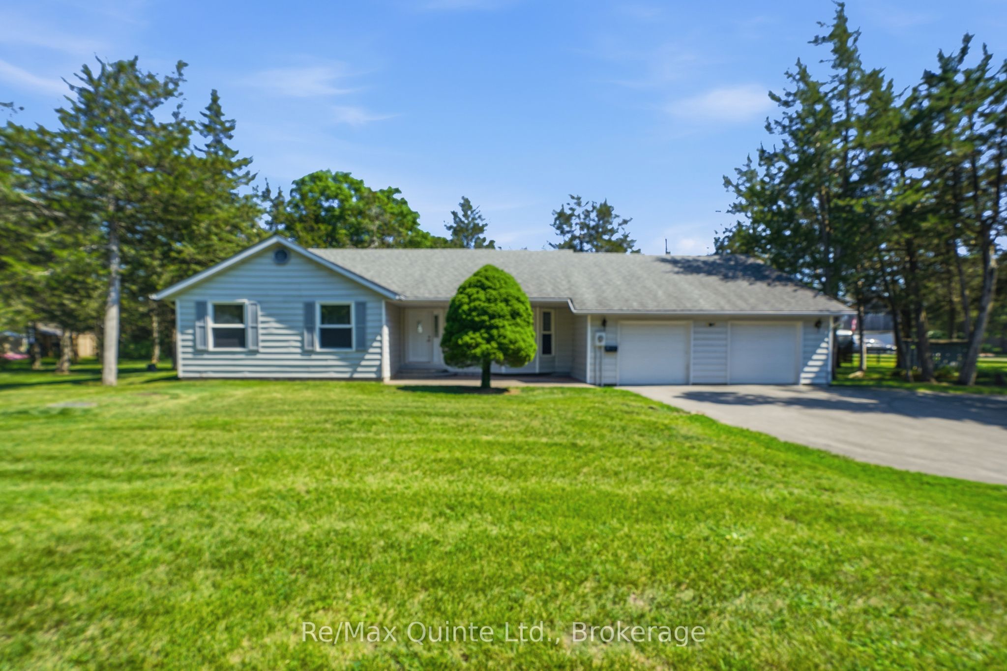 1076 Massassauga Road Property Photo 3