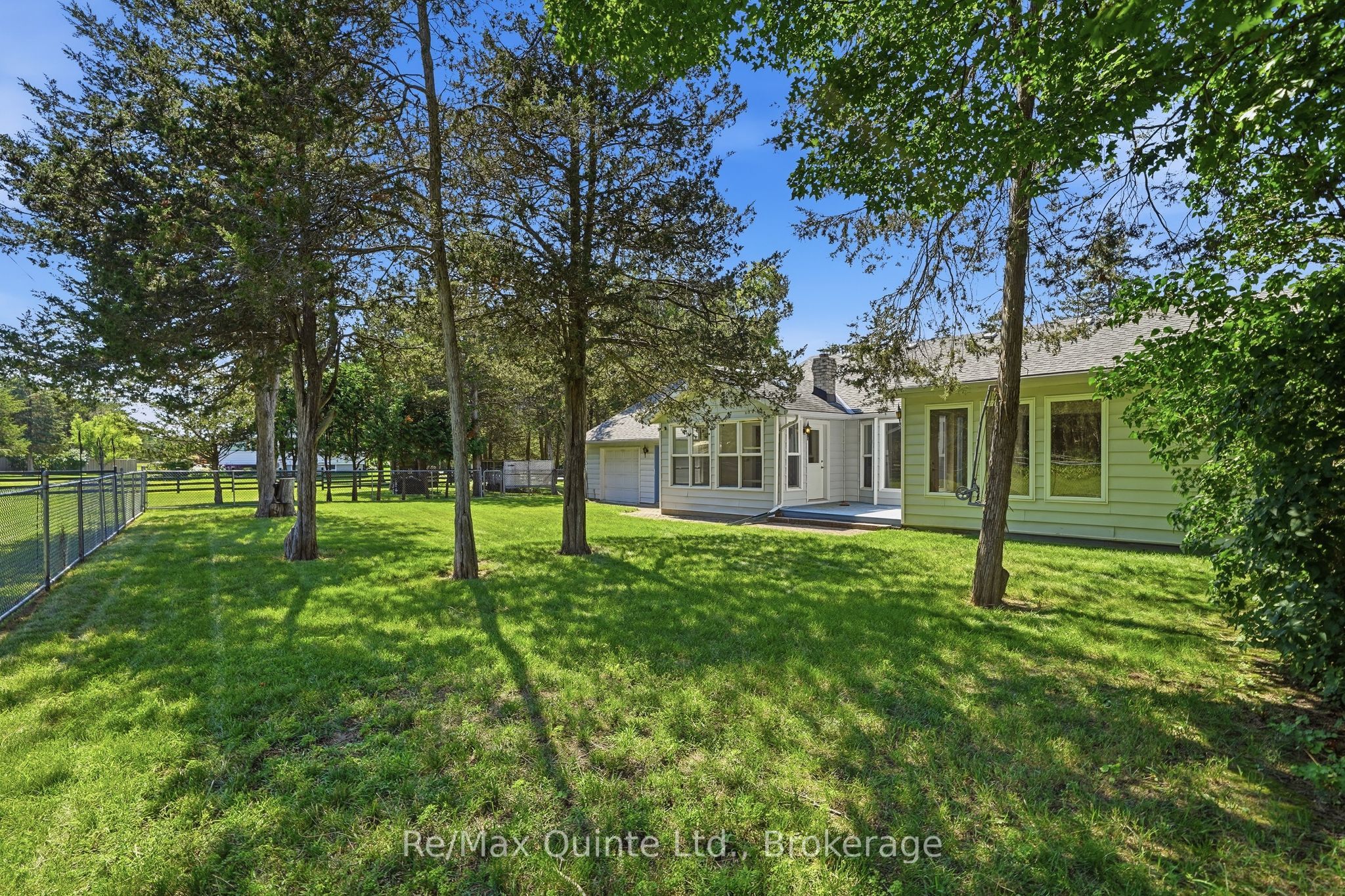 1076 Massassauga Road Property Photo 6