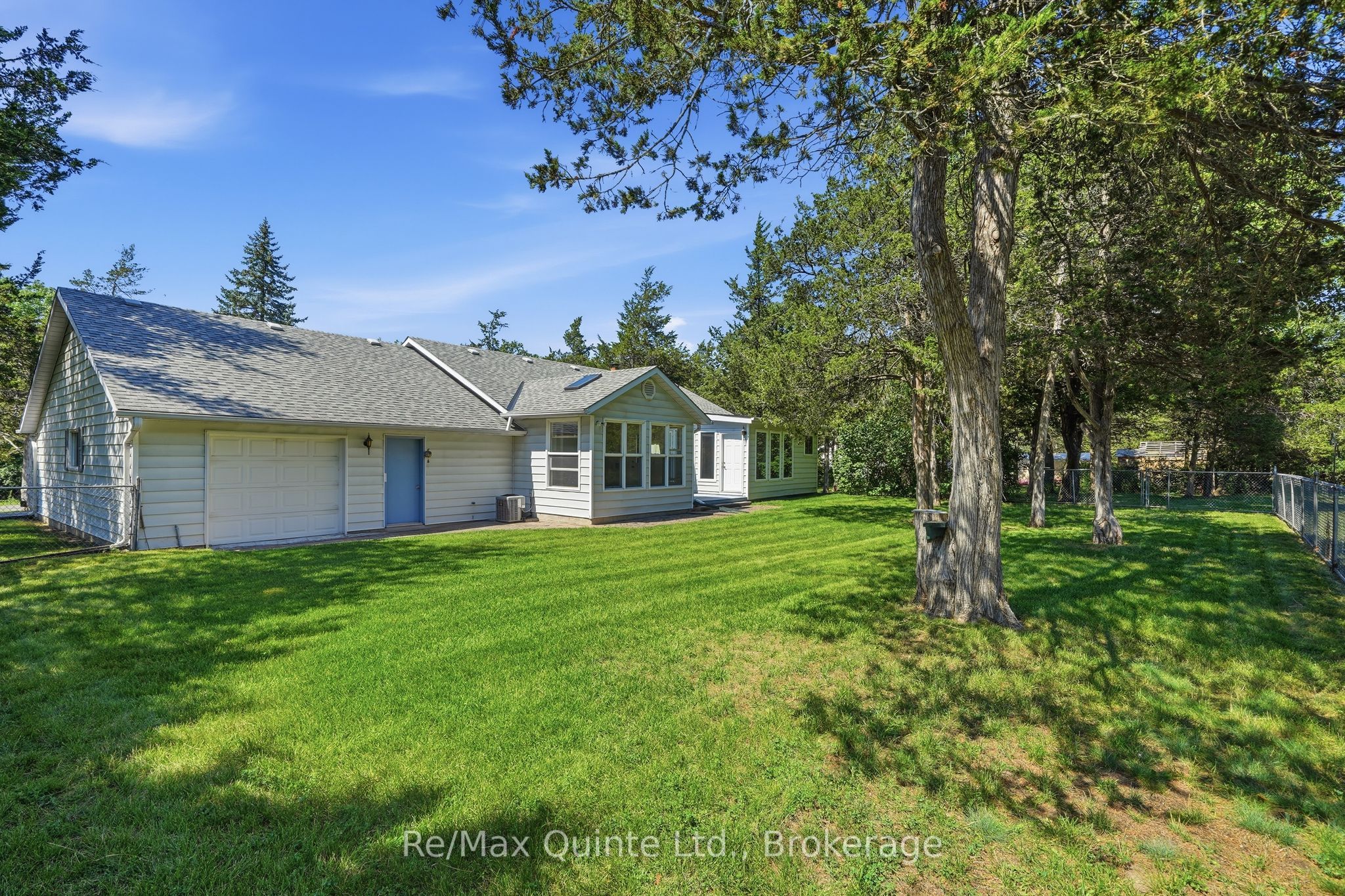 1076 Massassauga Road Property Photo 7