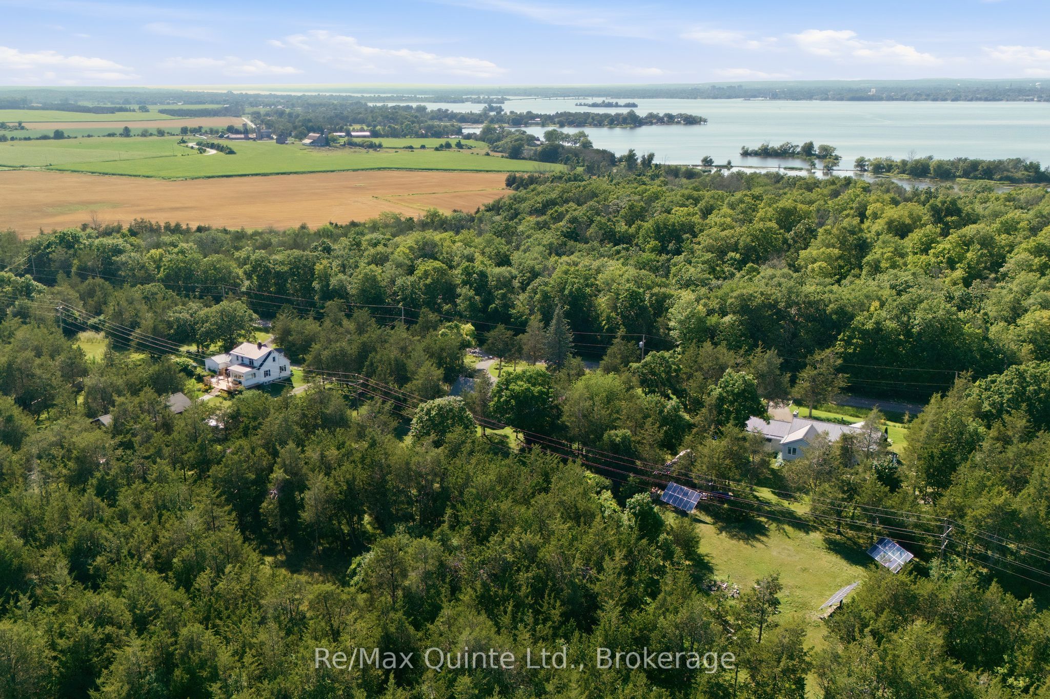 1076 Massassauga Road Property Photo 8