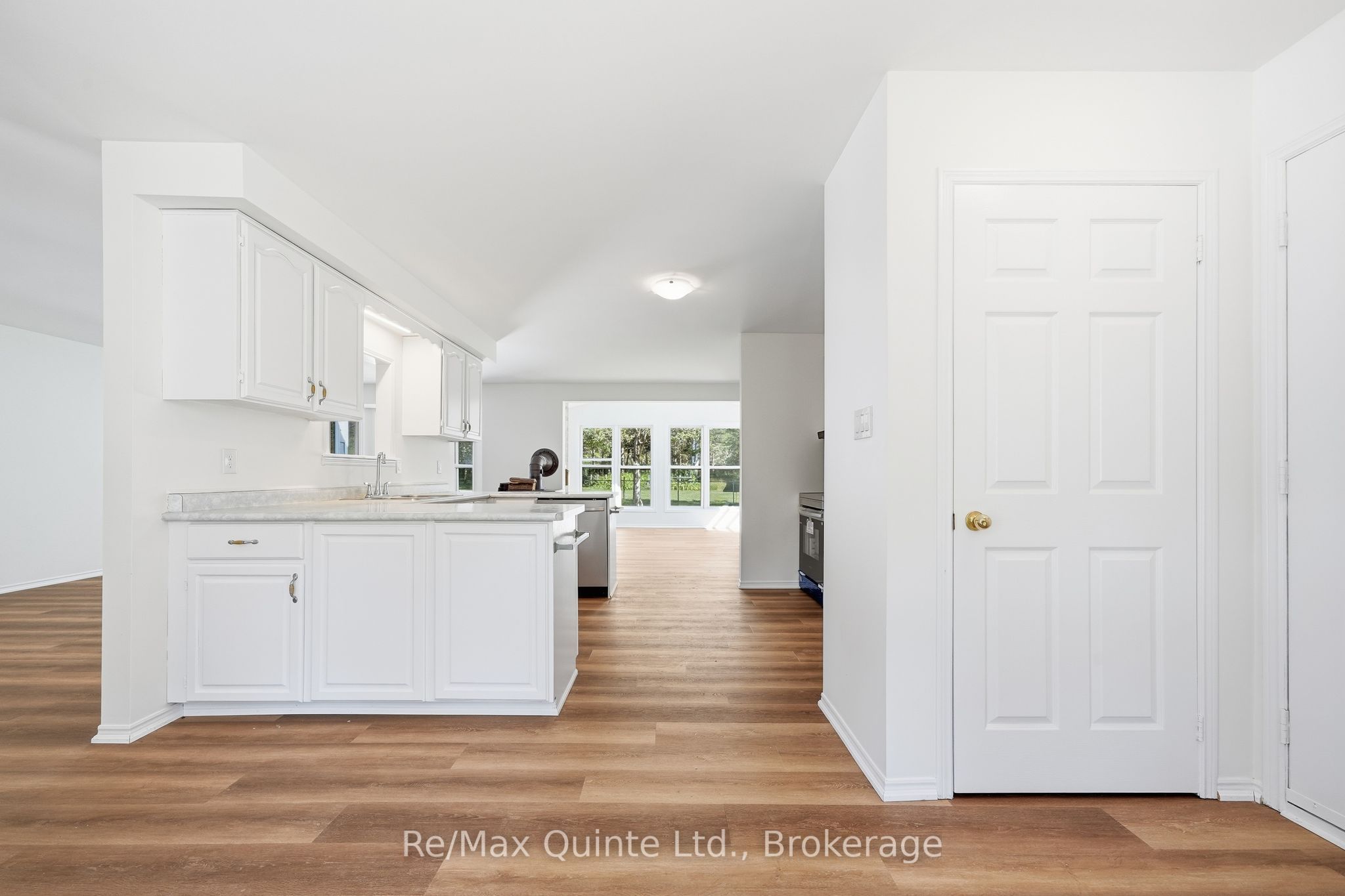 1076 Massassauga Road Property Photo 13