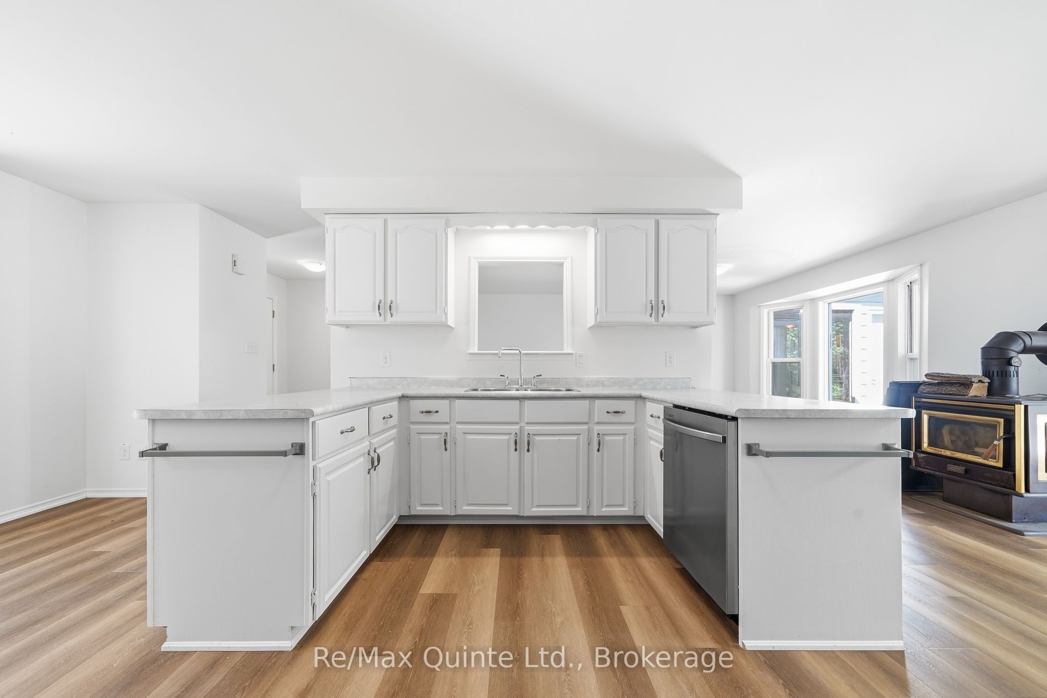 1076 Massassauga Road Property Photo 14