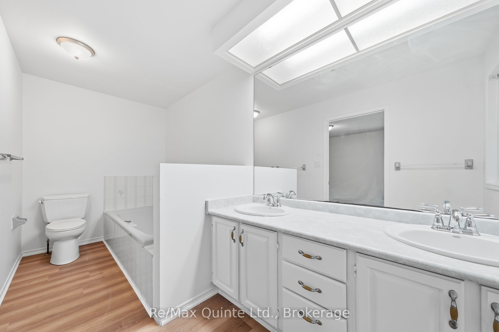 1076 Massassauga Road Property Photo 25