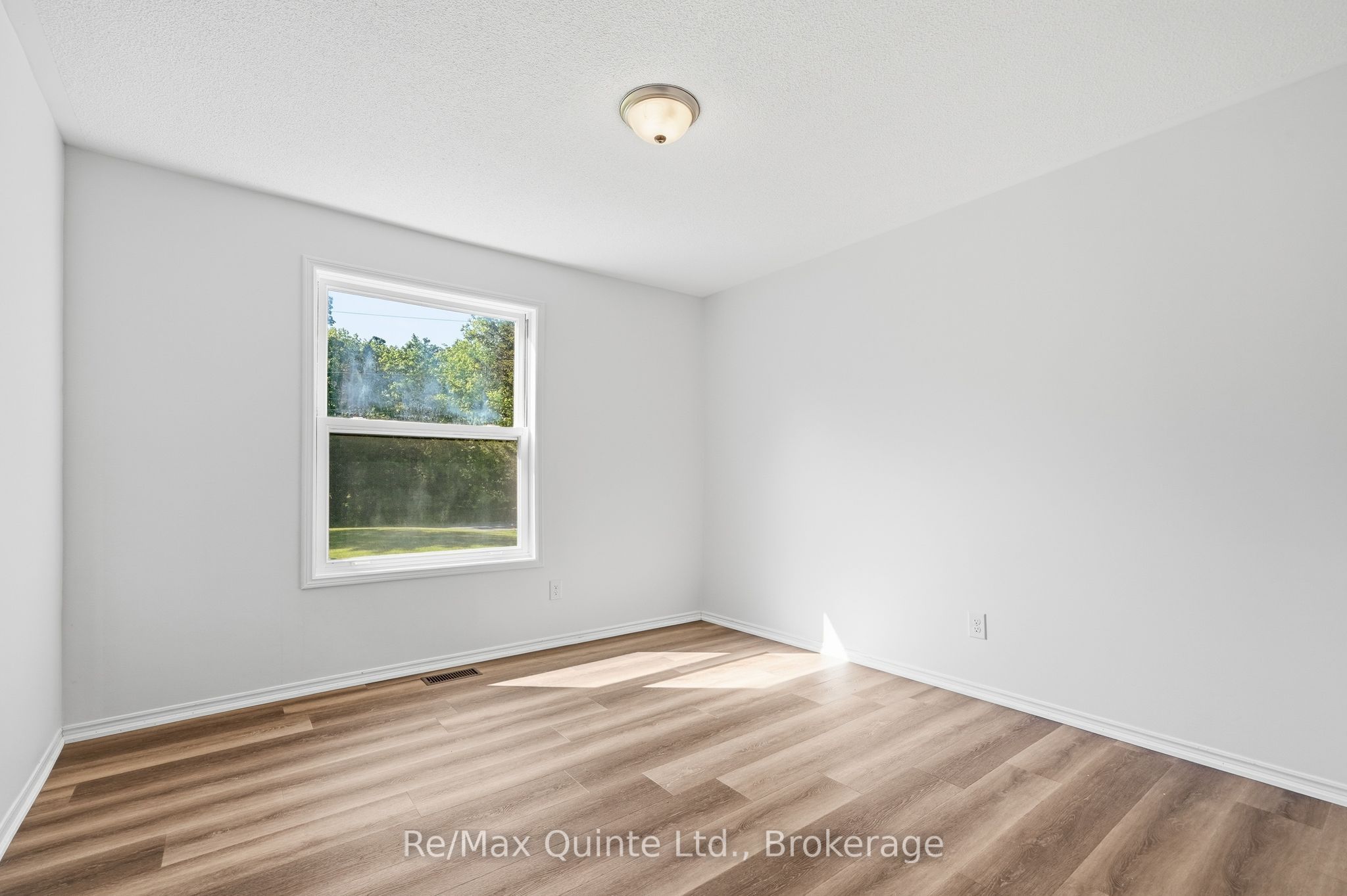 1076 Massassauga Road Property Photo 30