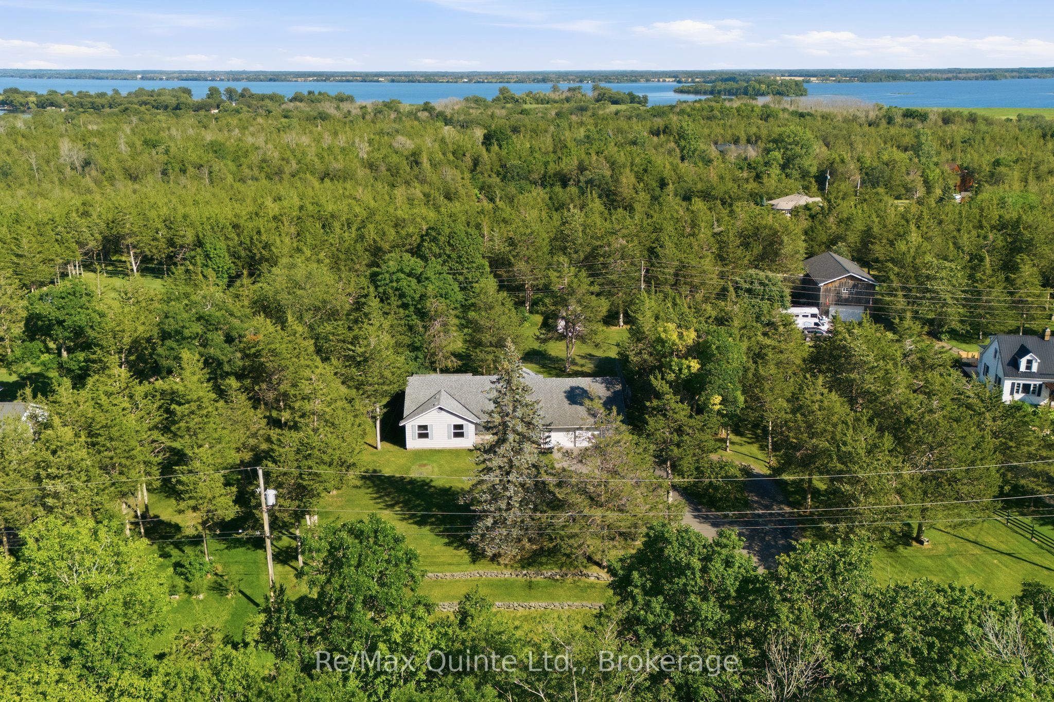 1076 Massassauga Road Property Photo 47