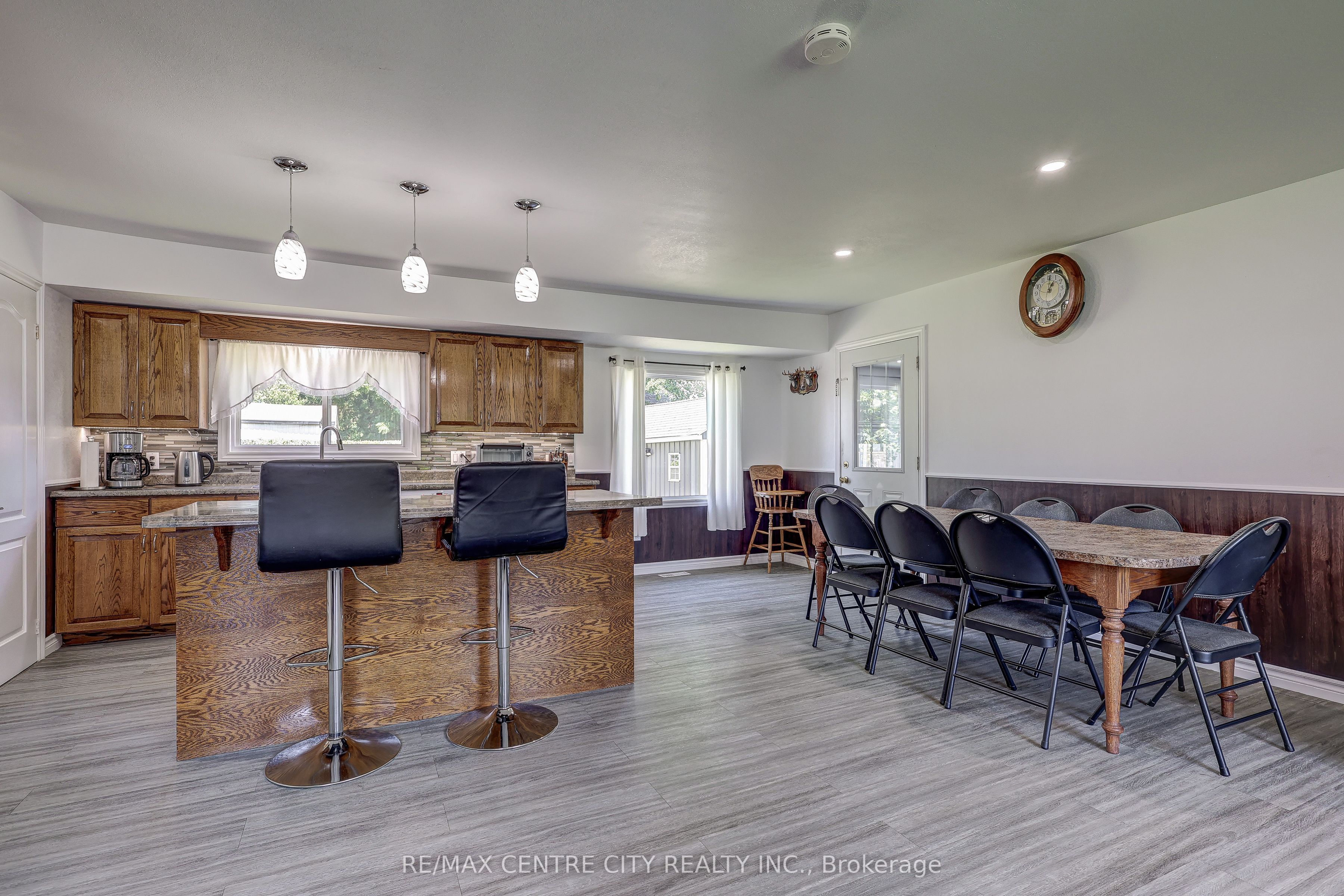 113 South Street W Property Photo 6