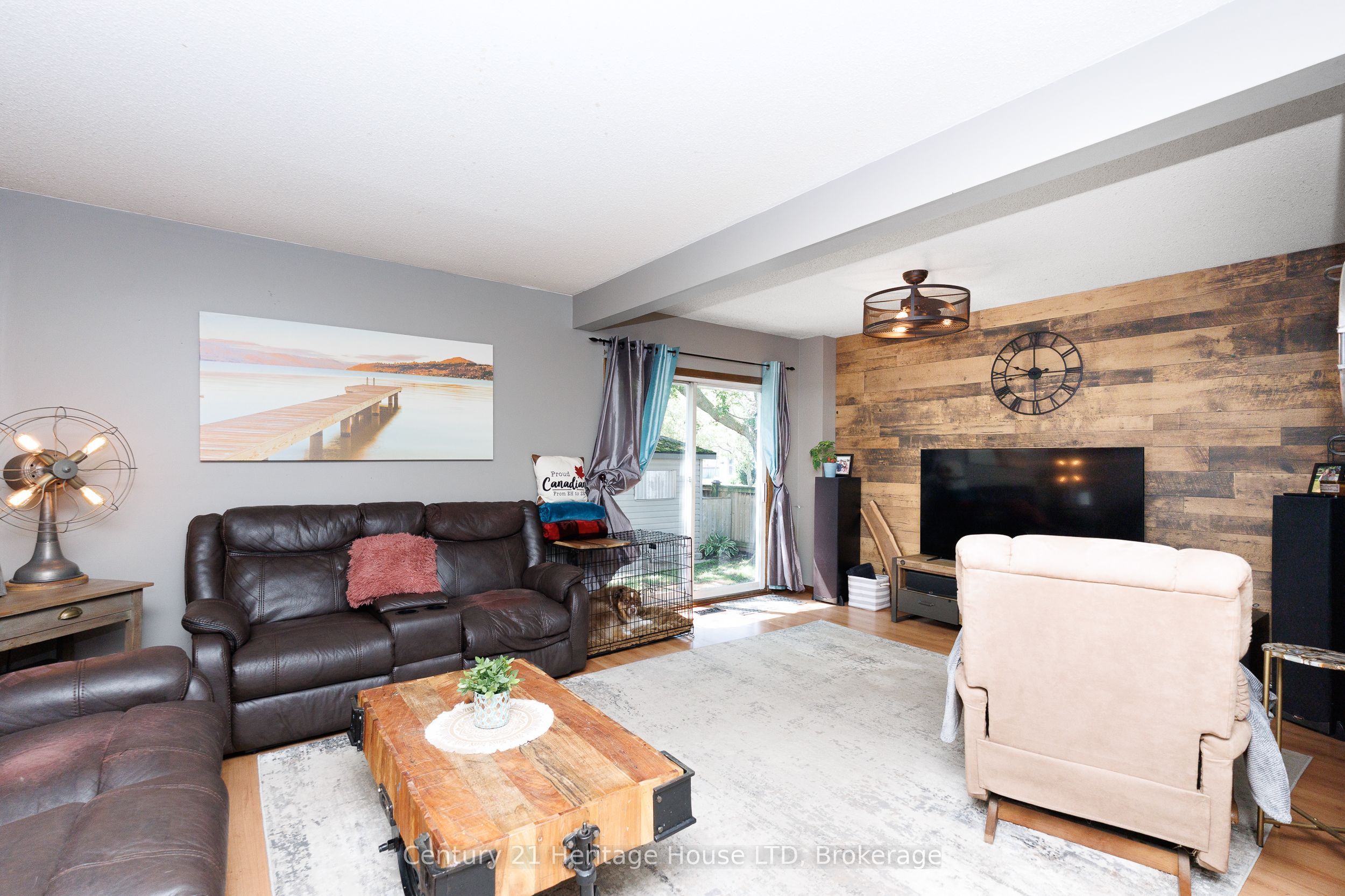 6477 Malibu Drive Property Photo 8