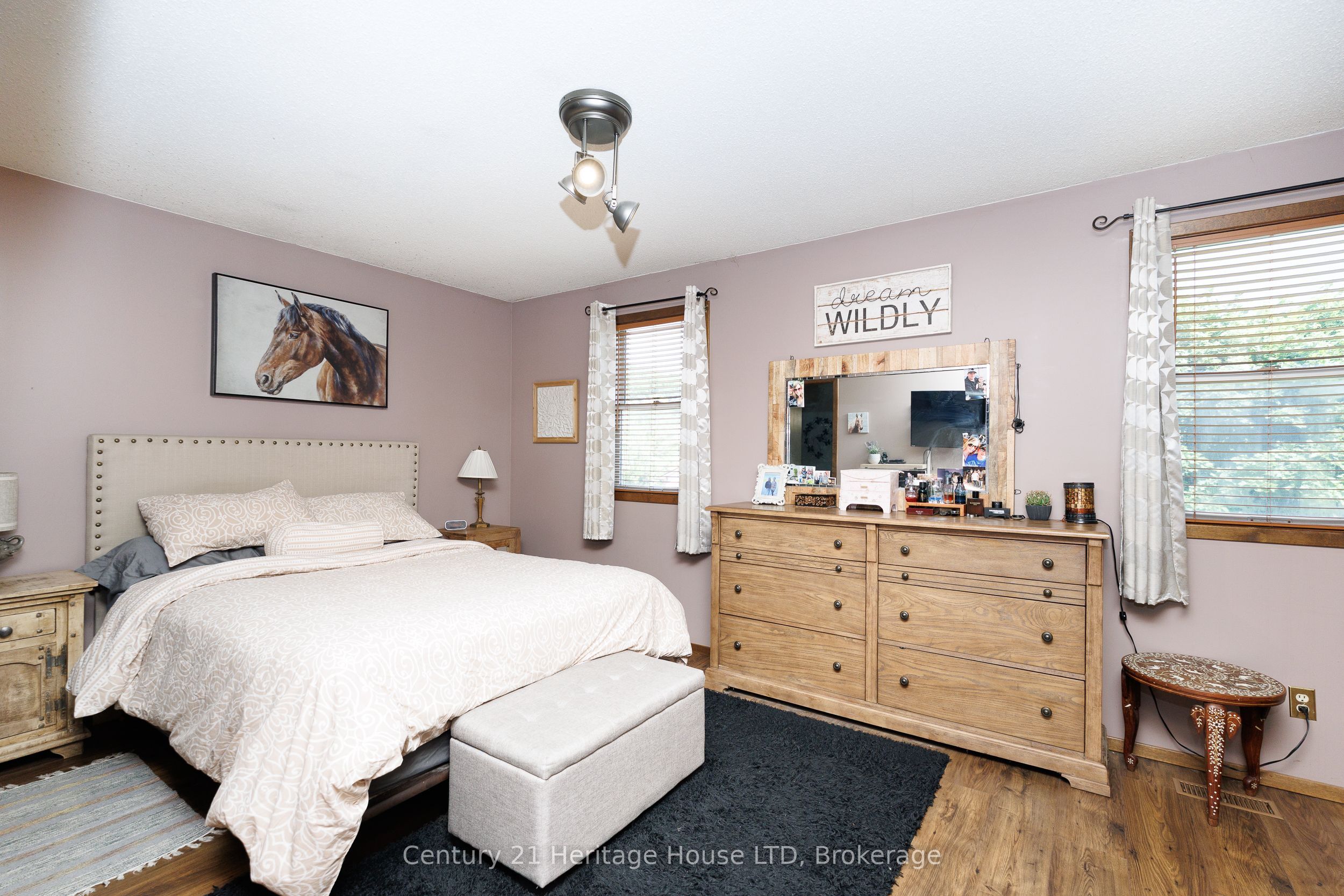 6477 Malibu Drive Property Photo 15