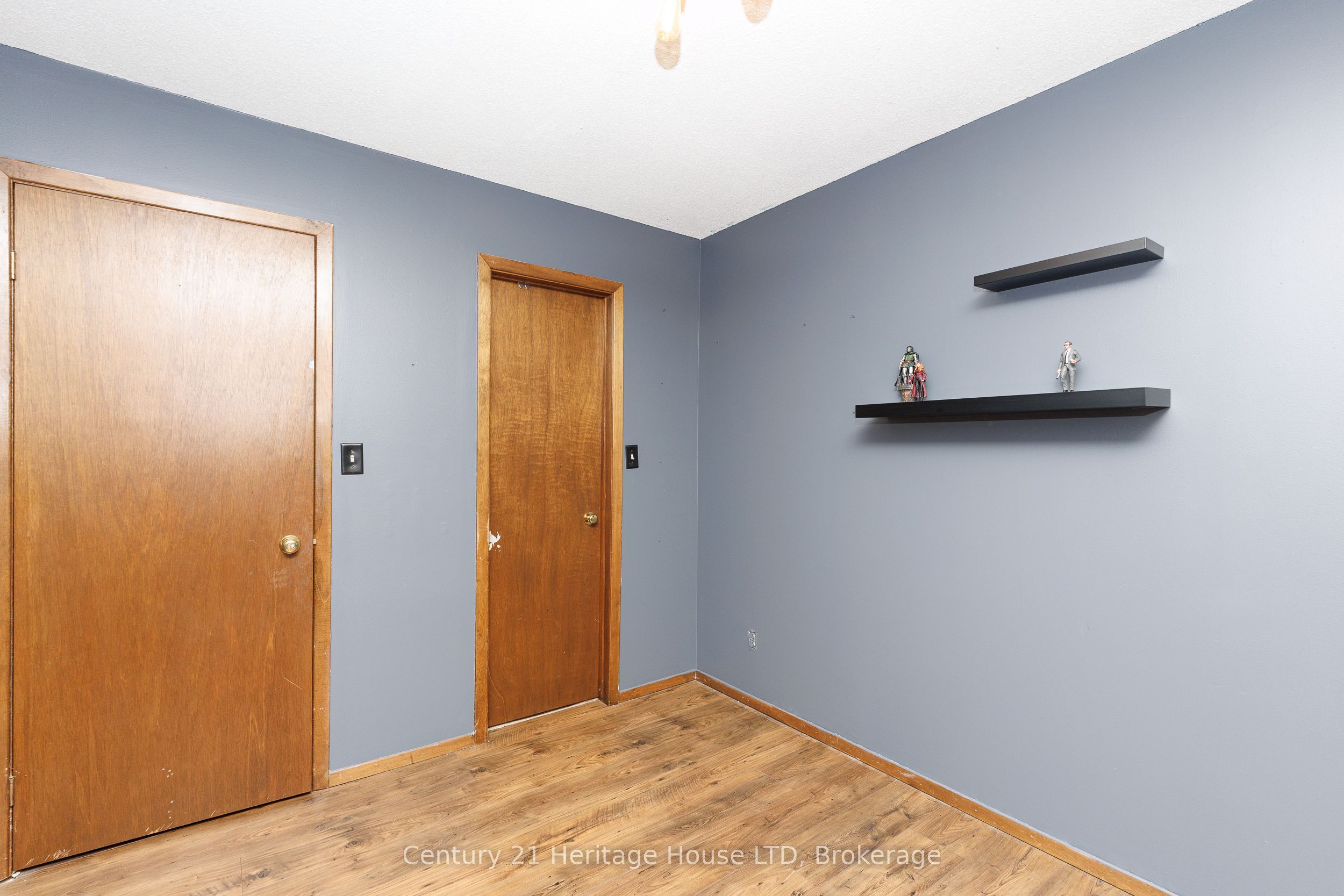 6477 Malibu Drive Property Photo 25