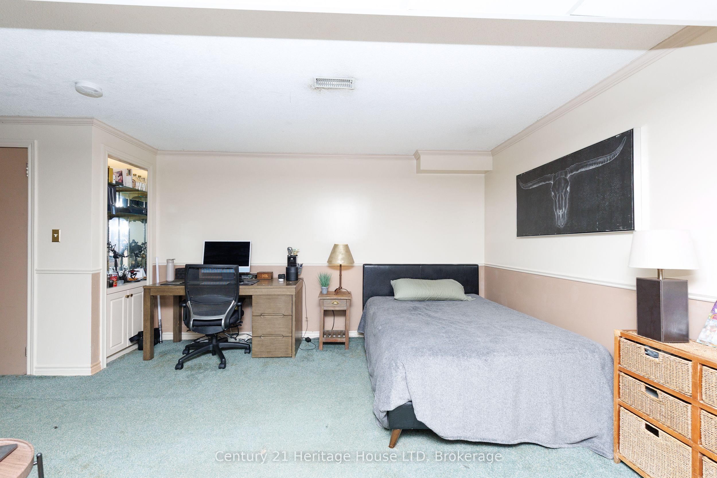 6477 Malibu Drive Property Photo 29
