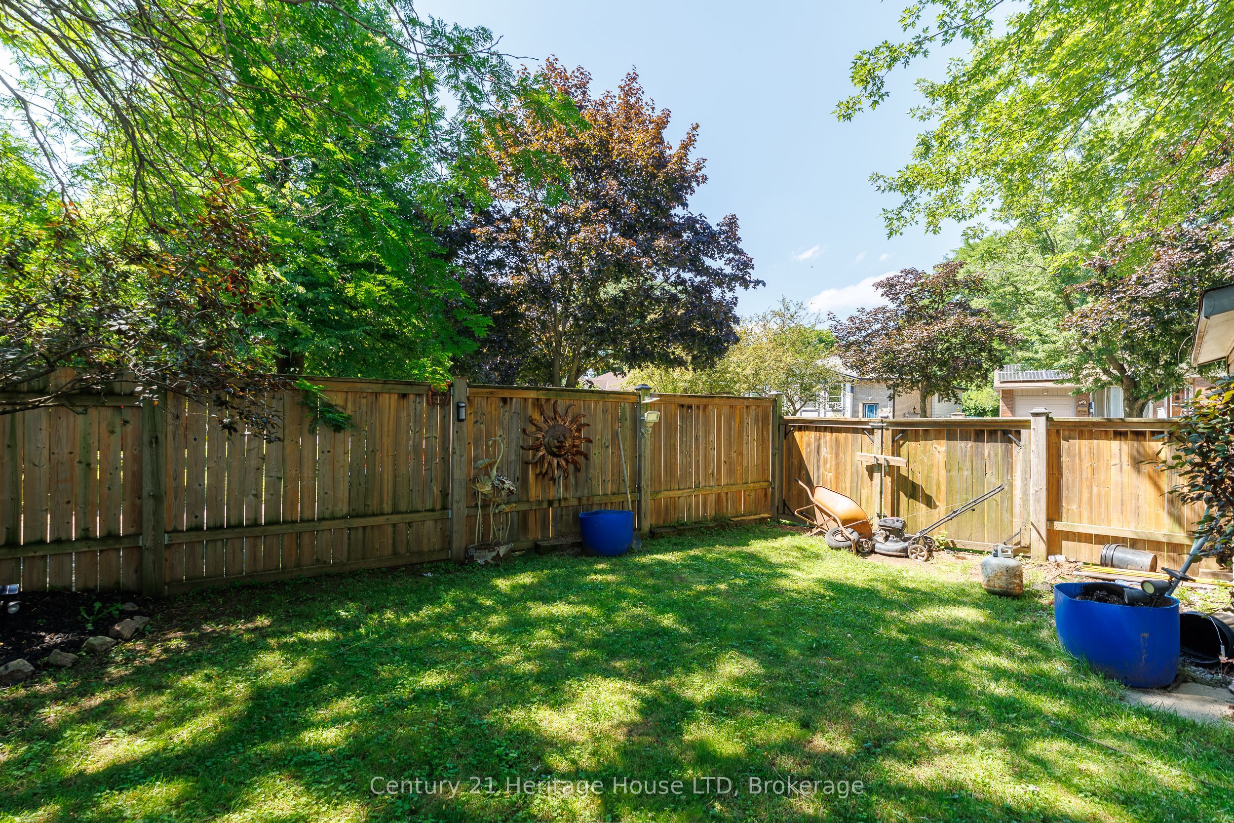6477 Malibu Drive Property Photo 37