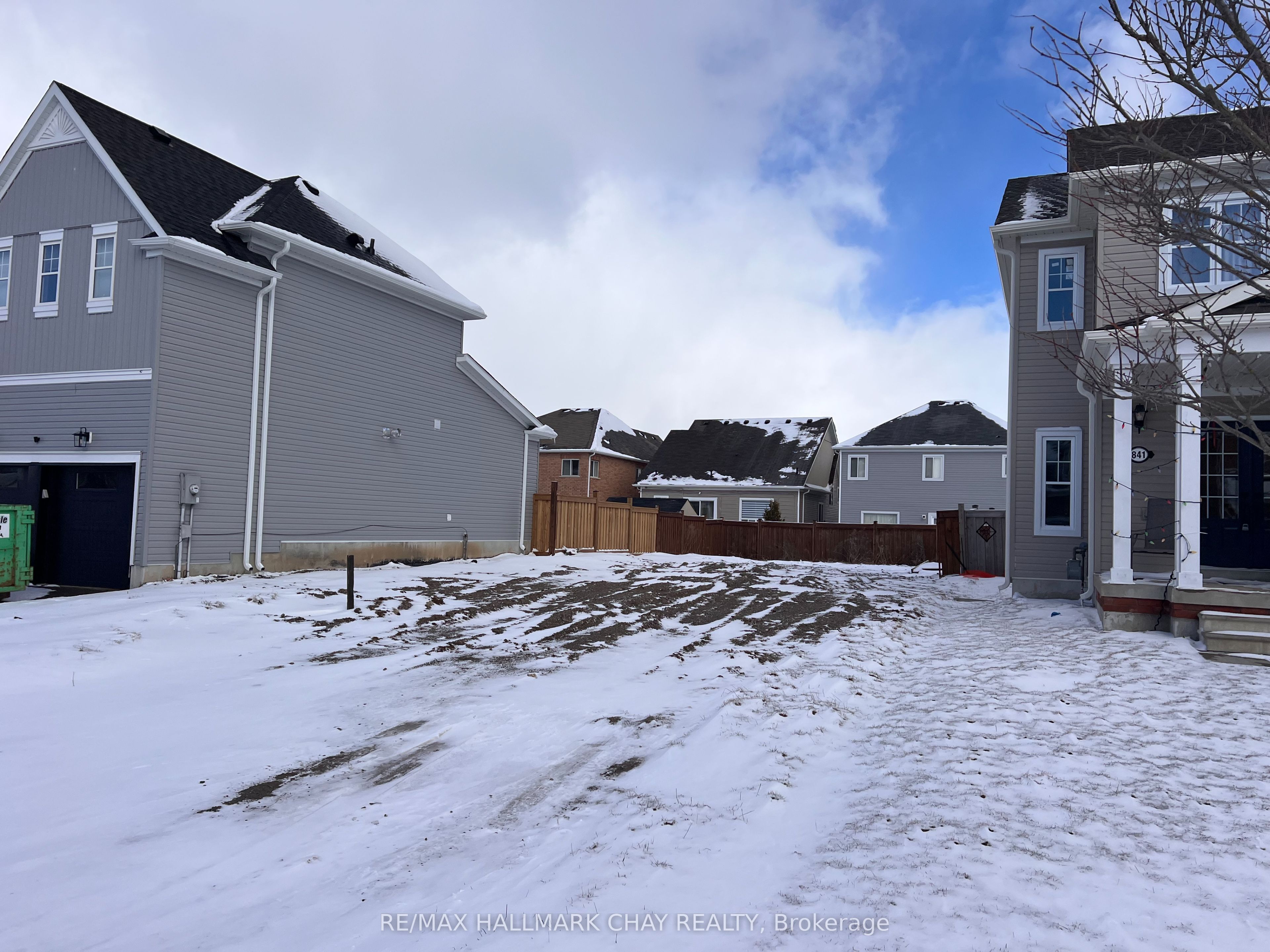837 O'Reilly Crescent
