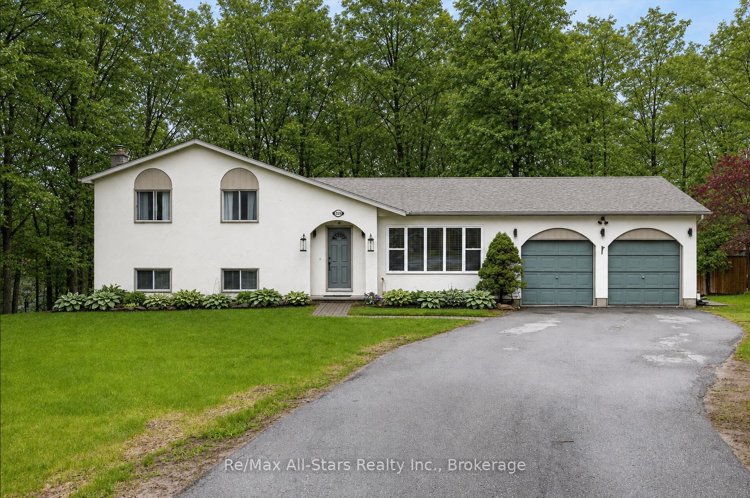1558 Highway 7a Property Photo 2