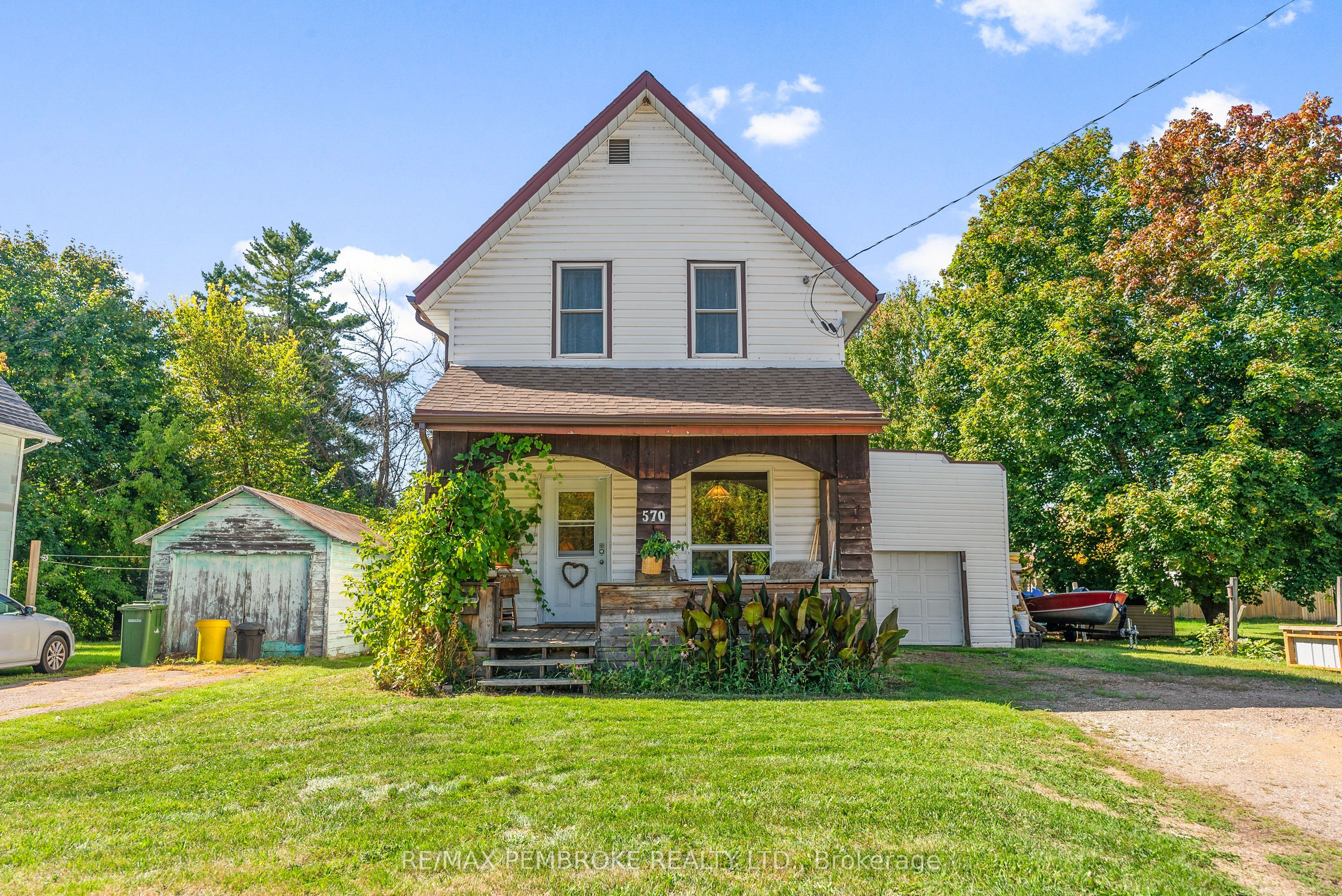 570 Eganville Road Property Photo 1