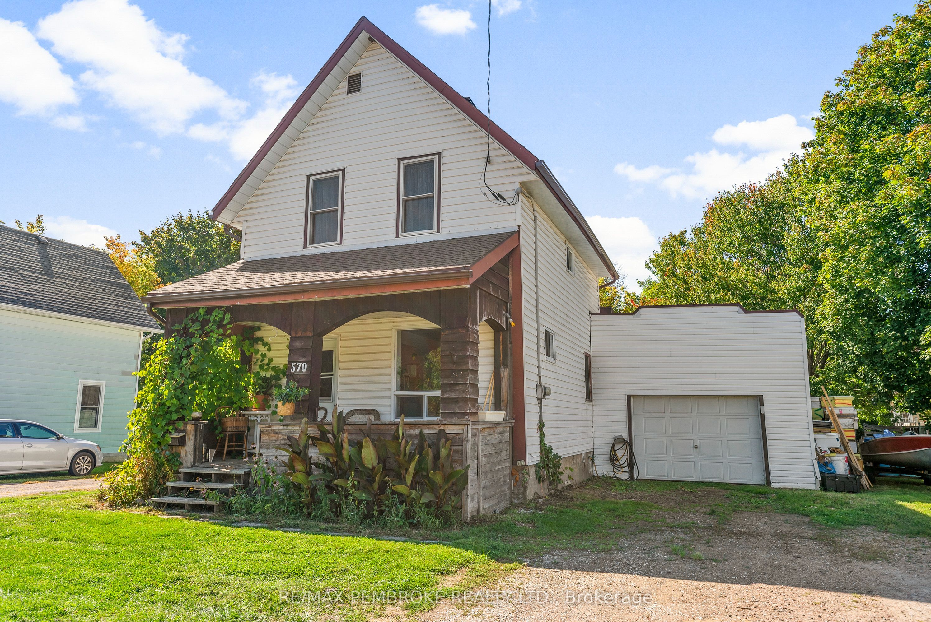 570 Eganville Road Property Photo 3