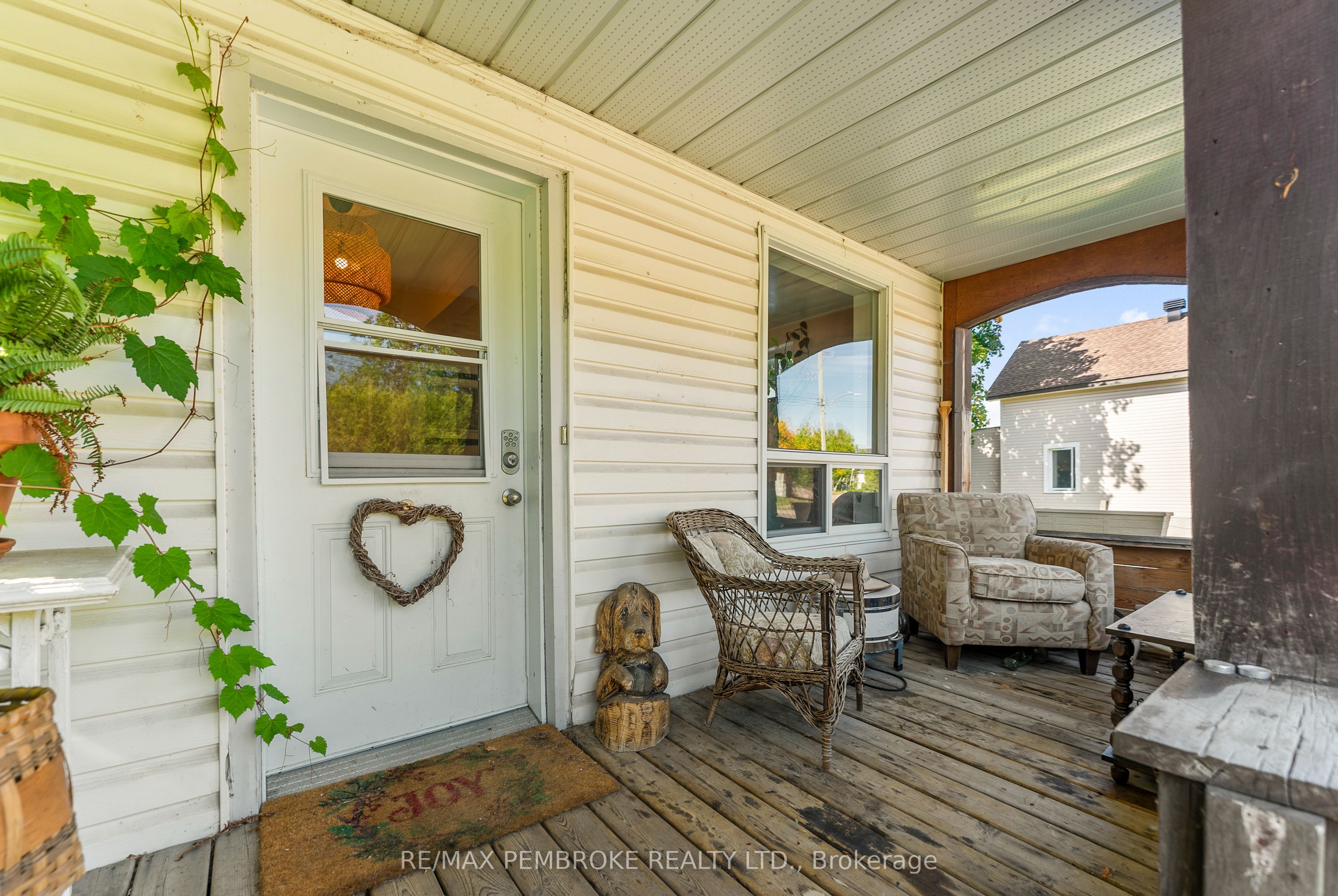 570 Eganville Road Property Photo 11