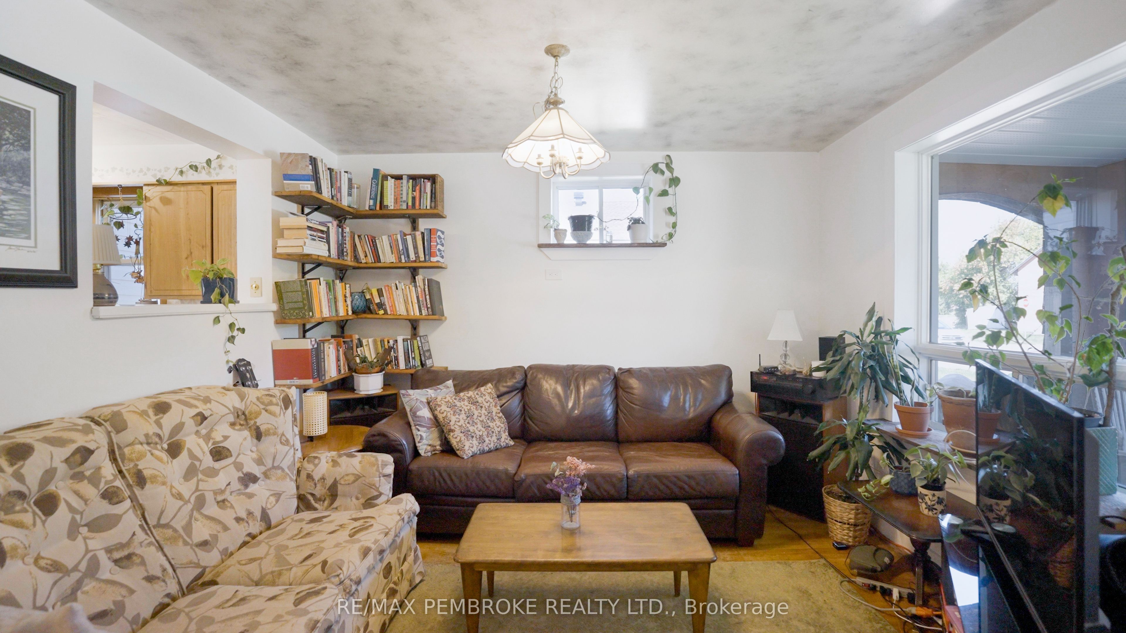 570 Eganville Road Property Photo 15
