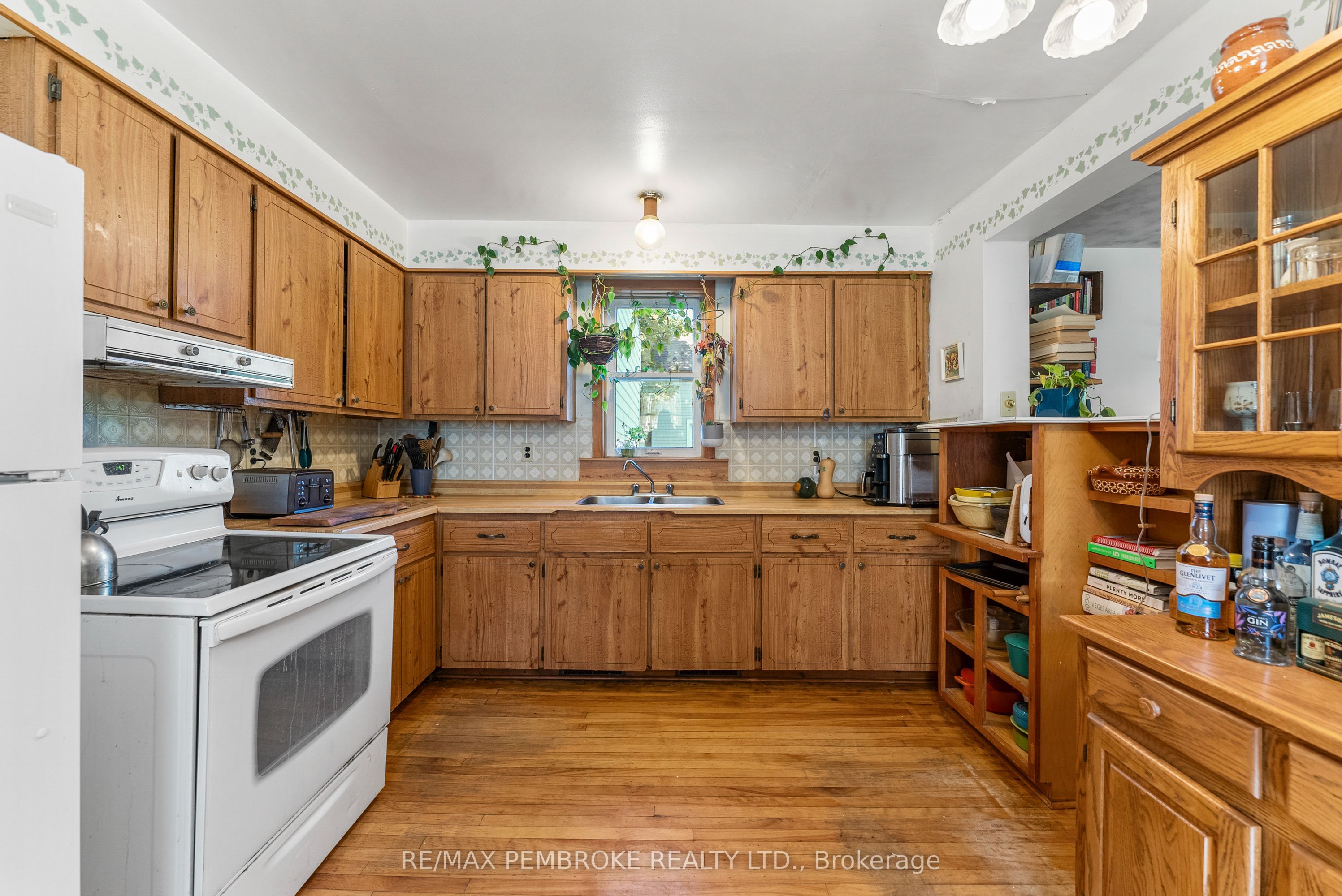 570 Eganville Road Property Photo 18