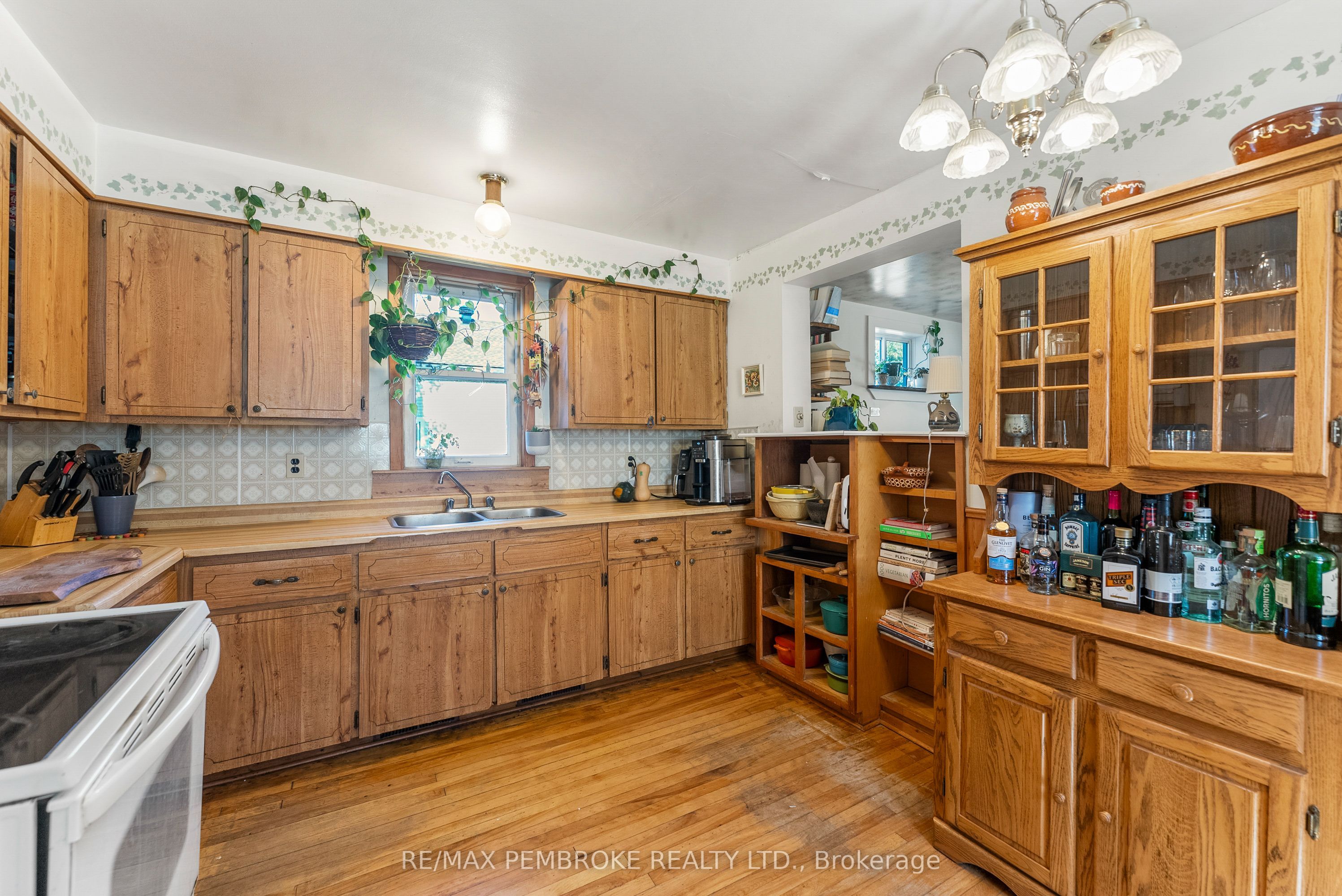 570 Eganville Road Property Photo 19