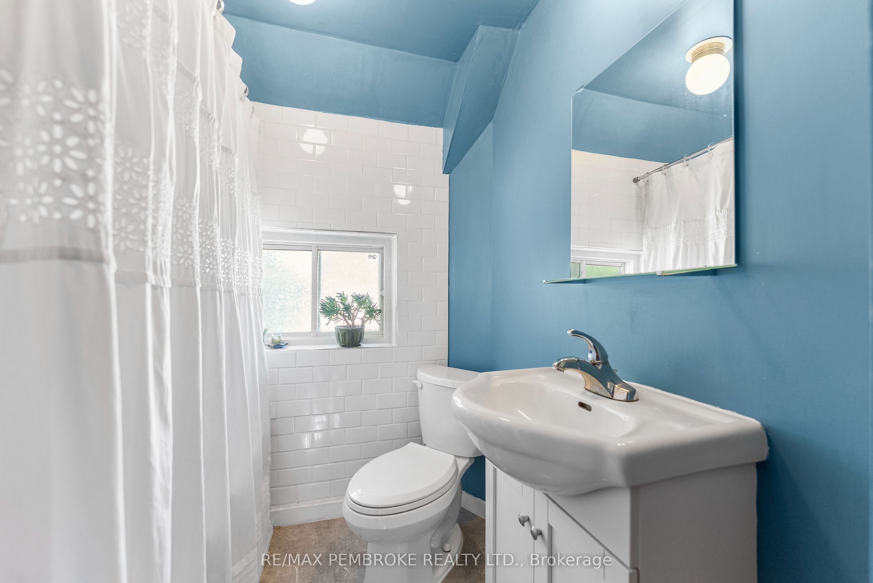 570 Eganville Road Property Photo 27