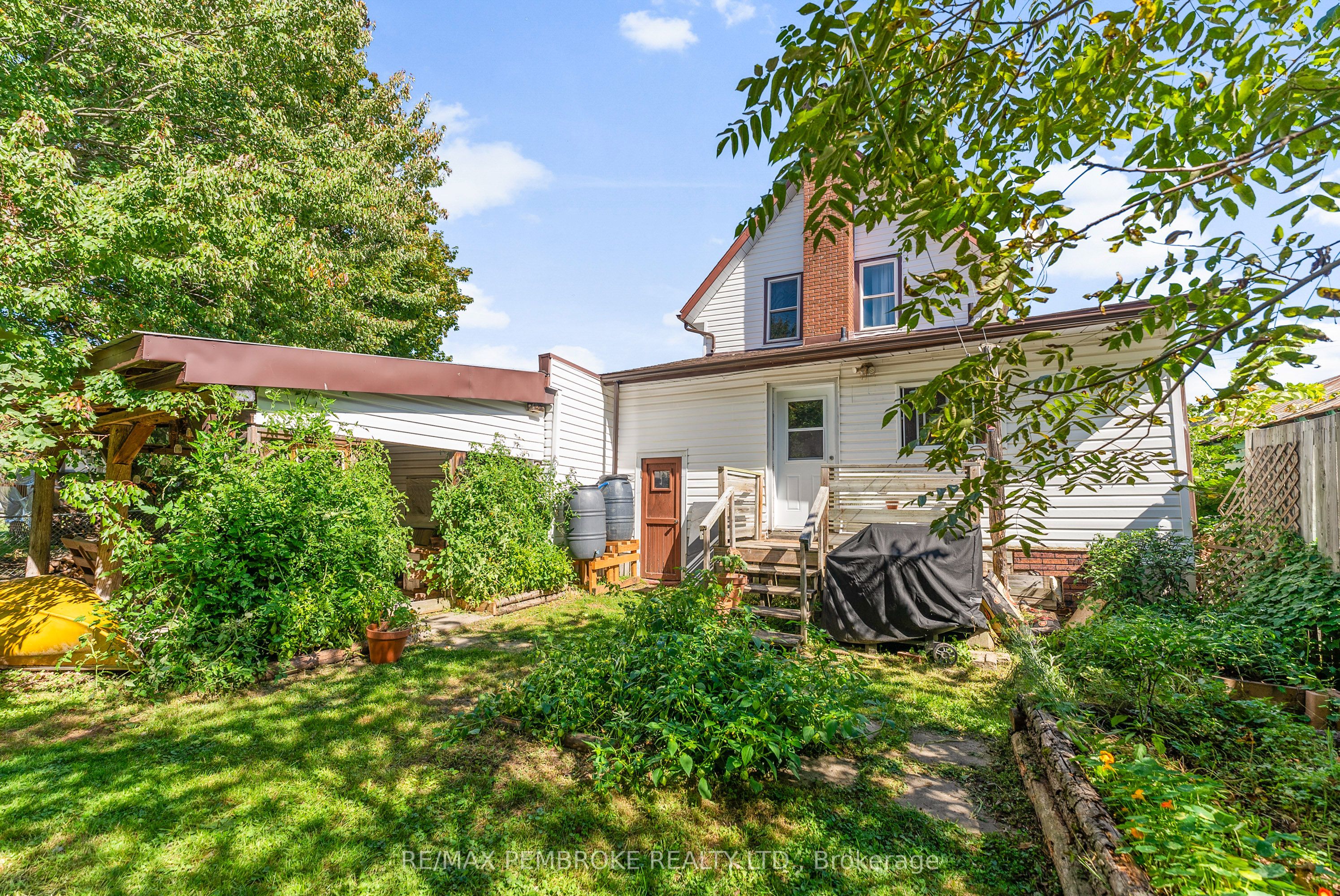 570 Eganville Road Property Photo 33