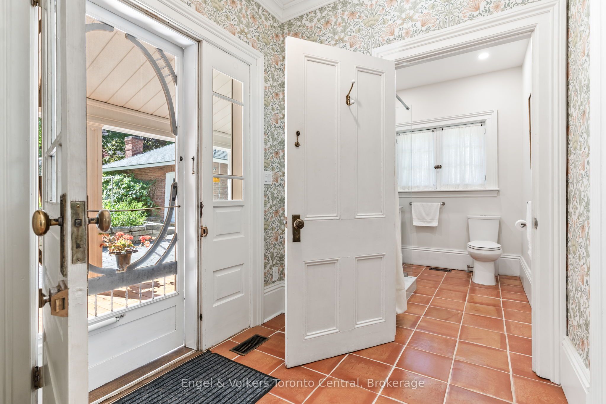 1050 4th Avenue W Property Photo 16