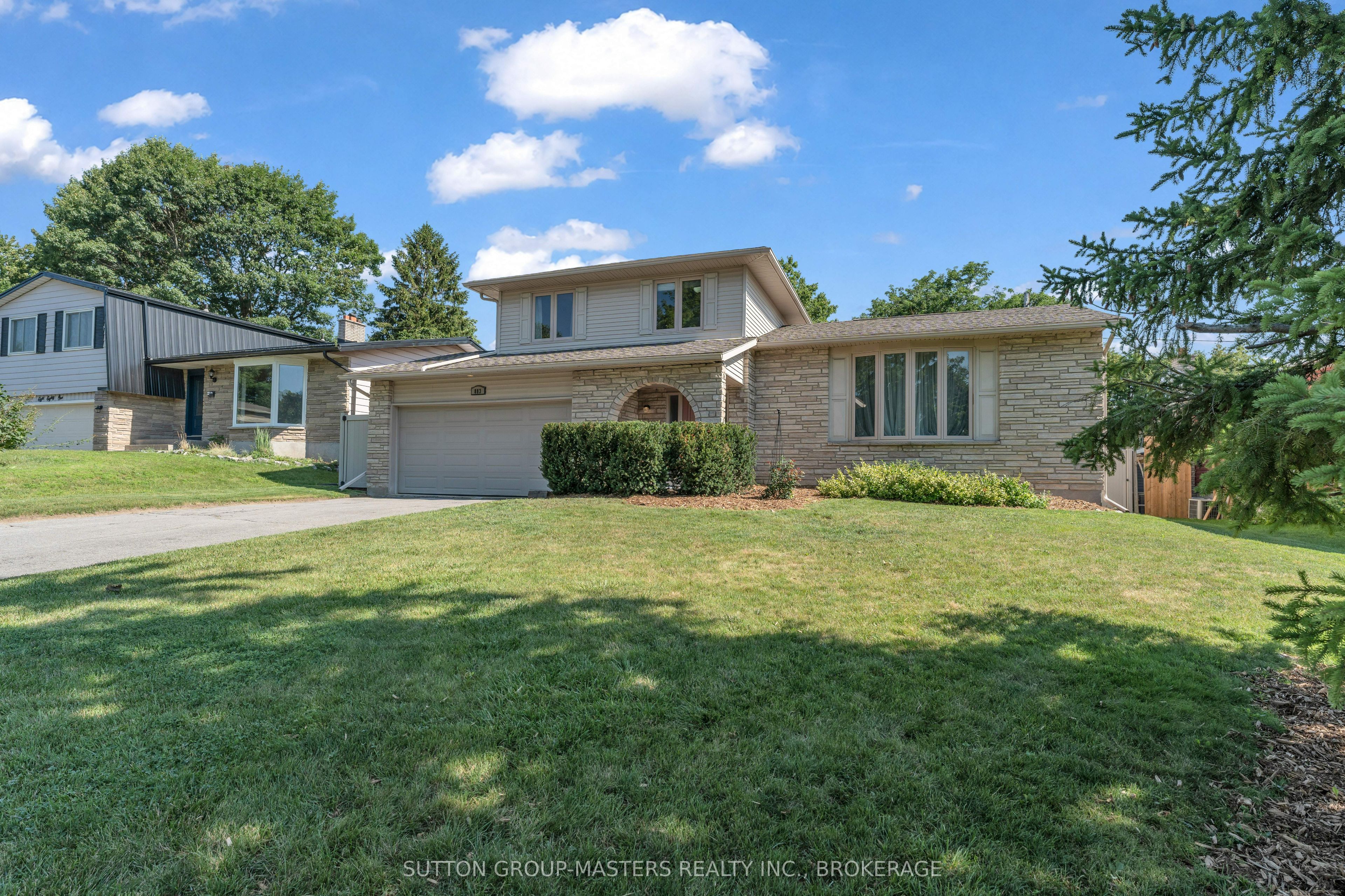 883 Ludgate Crescent Property Photo 3