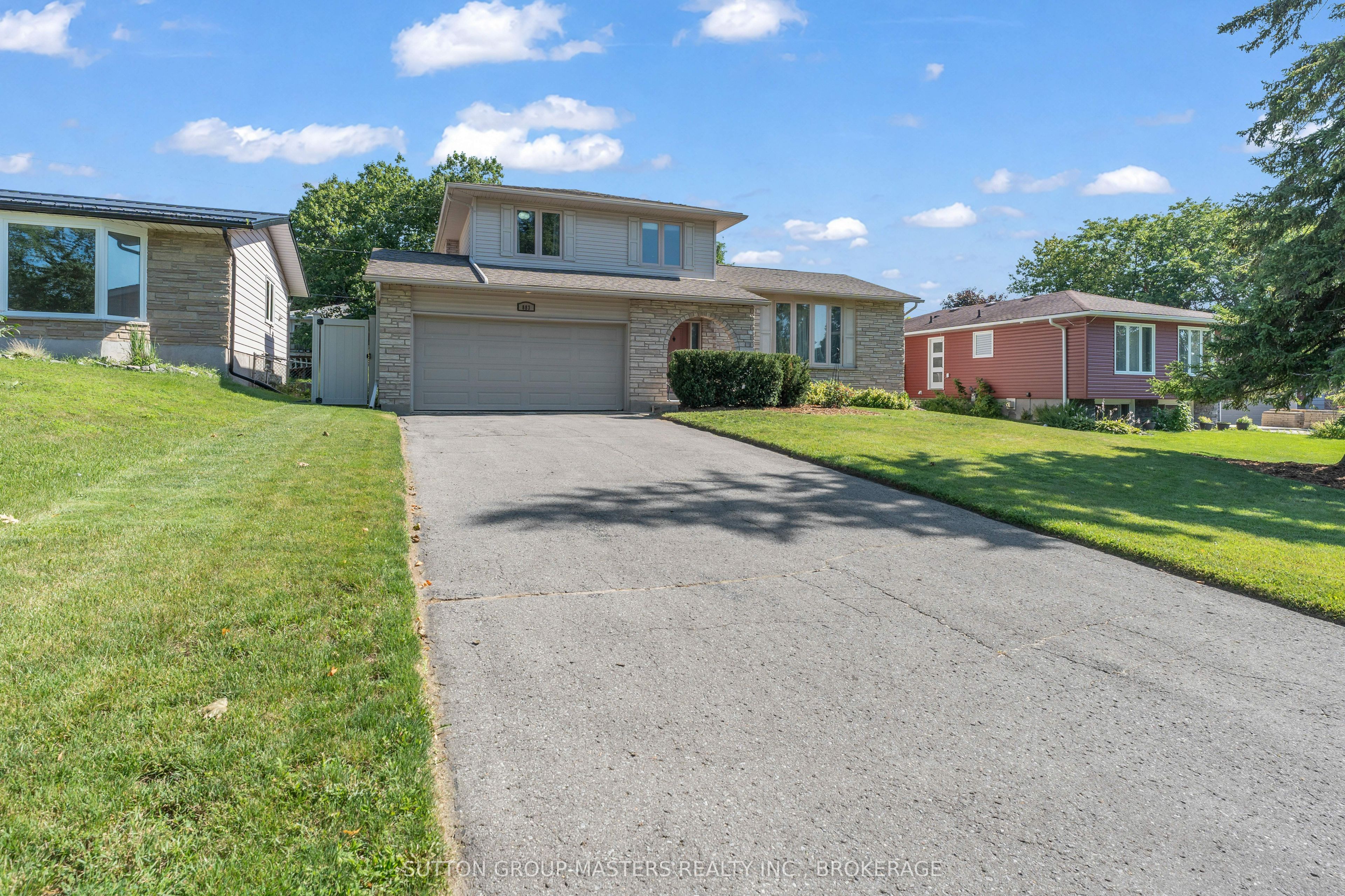 883 Ludgate Crescent Property Photo 4