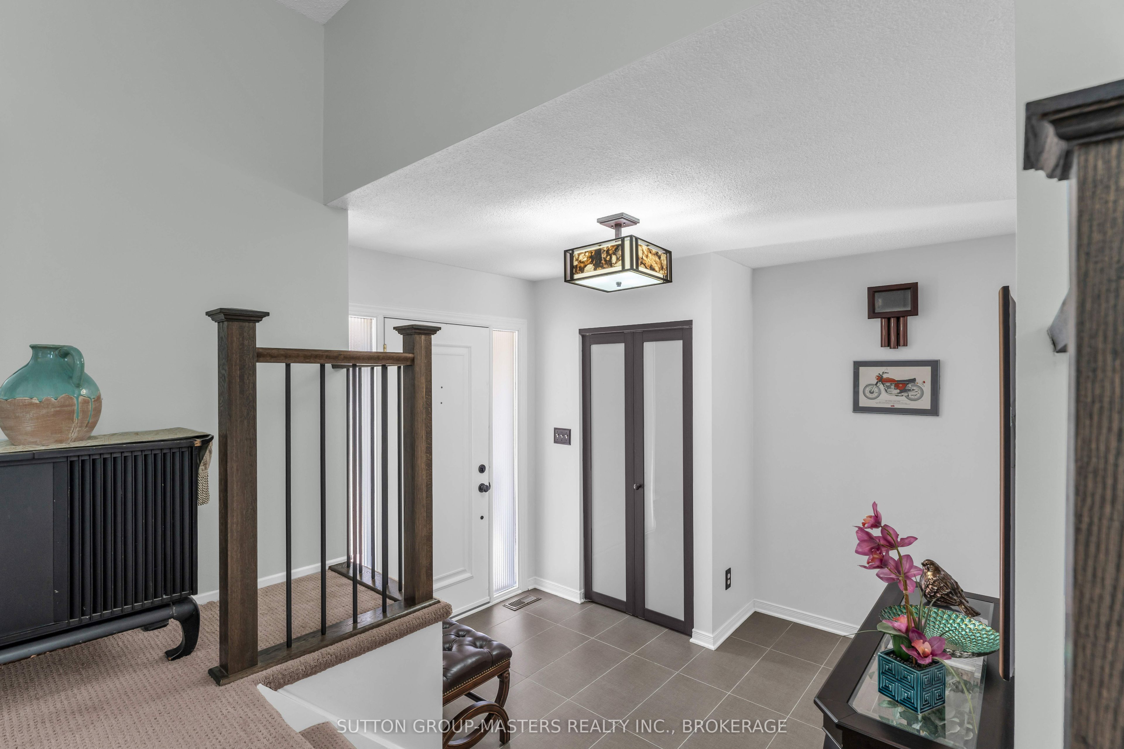 883 Ludgate Crescent Property Photo 8