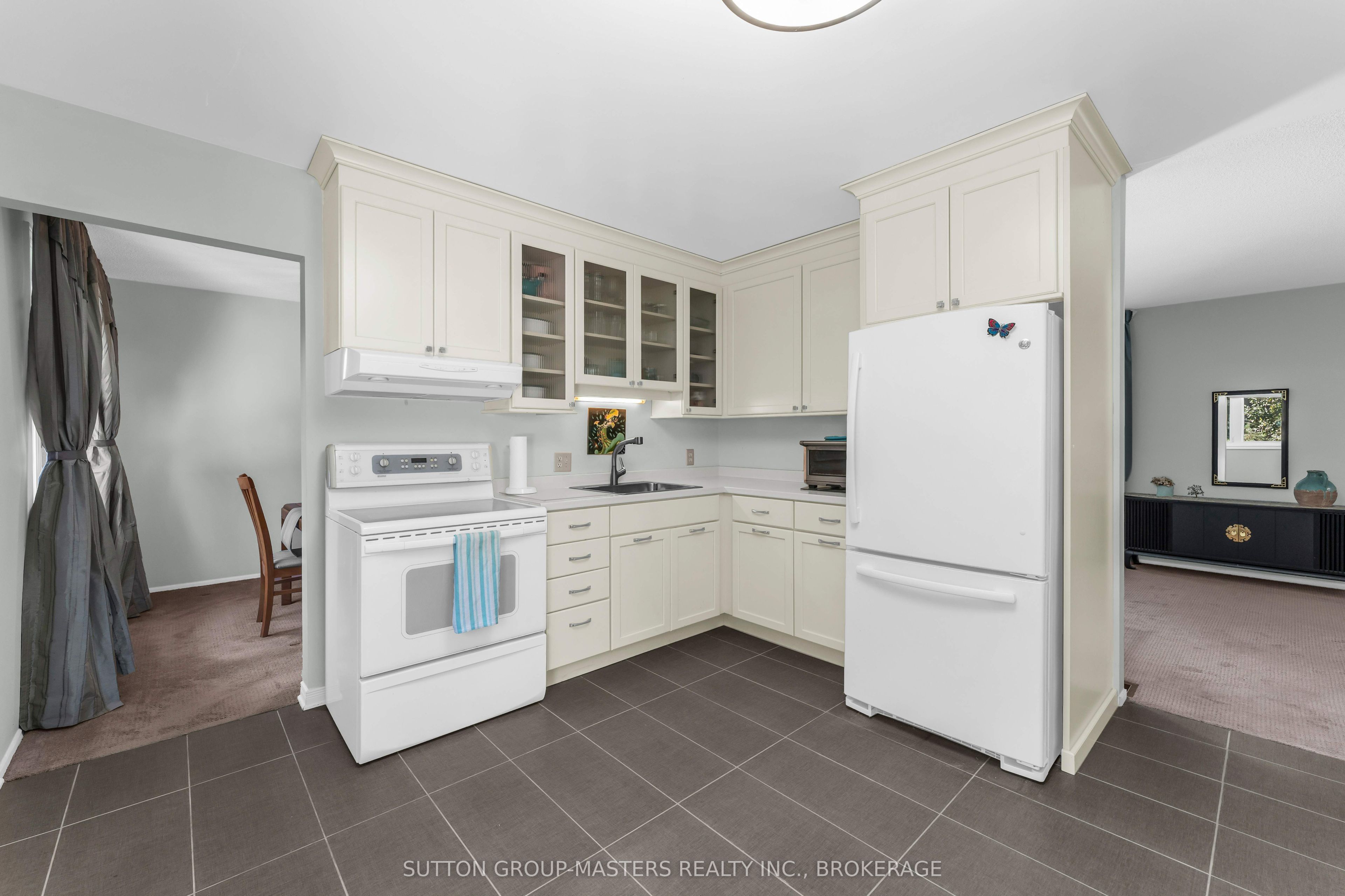 883 Ludgate Crescent Property Photo 15