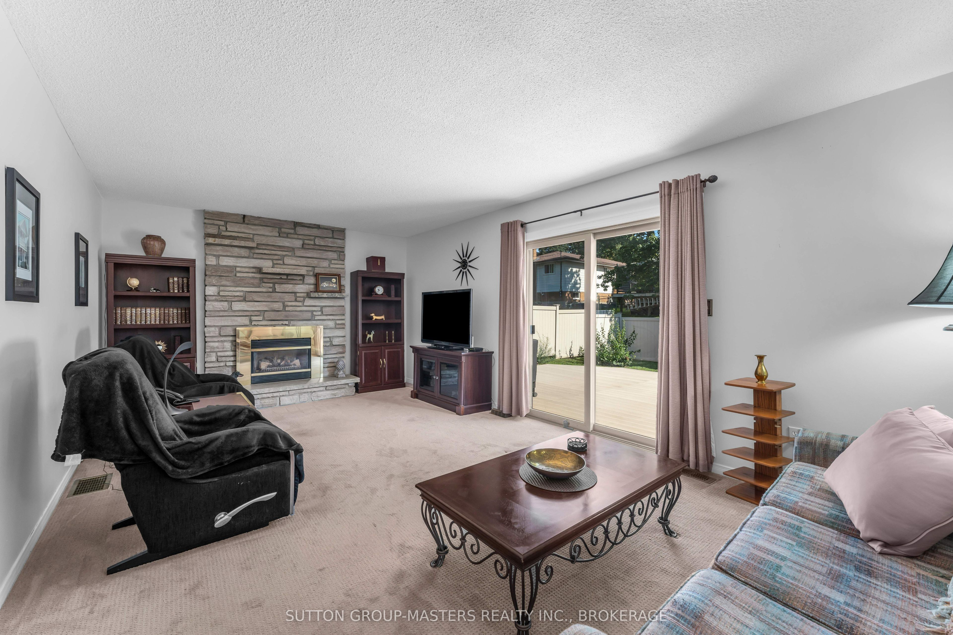 883 Ludgate Crescent Property Photo 17