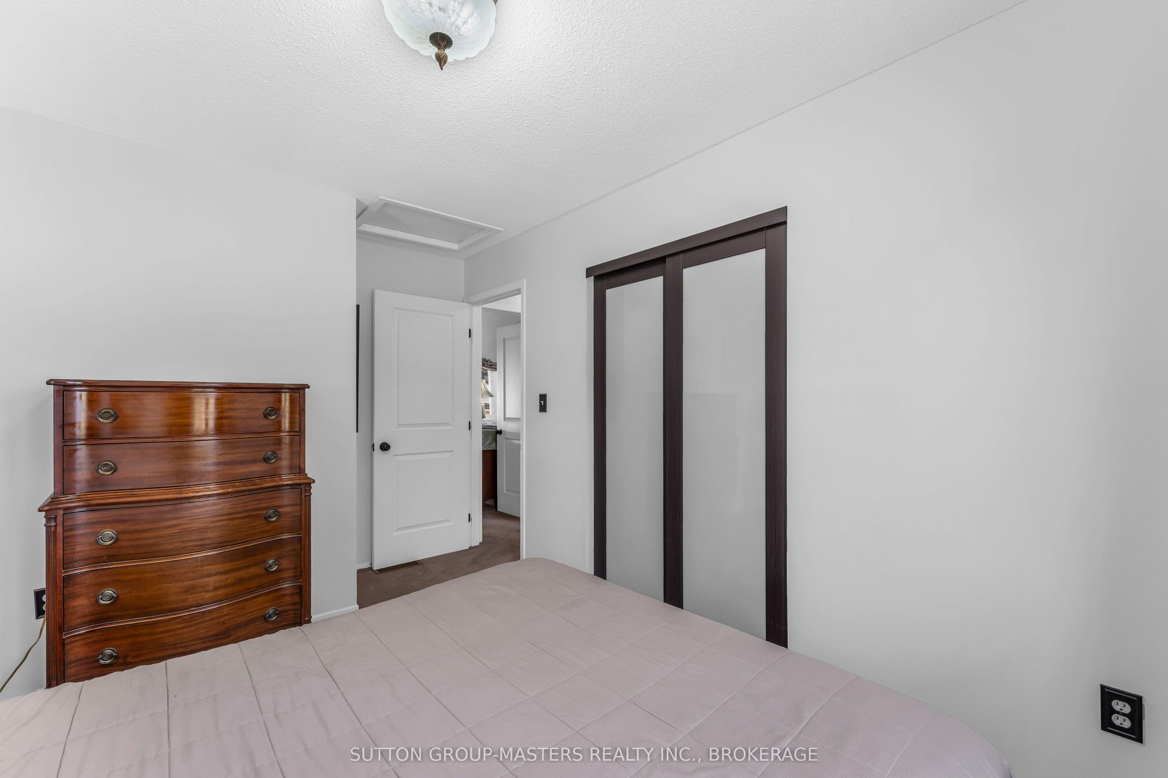 883 Ludgate Crescent Property Photo 26