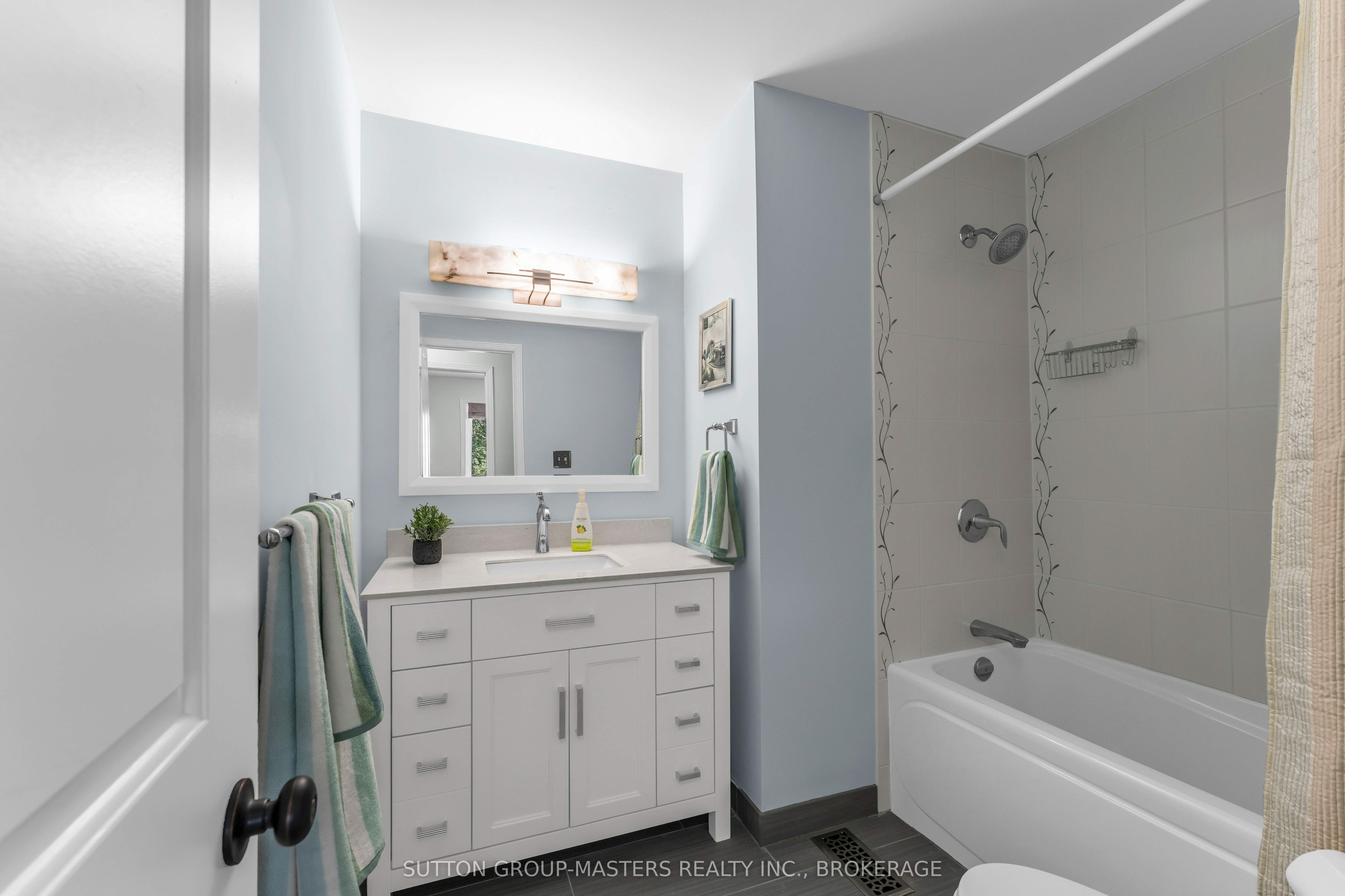 883 Ludgate Crescent Property Photo 27