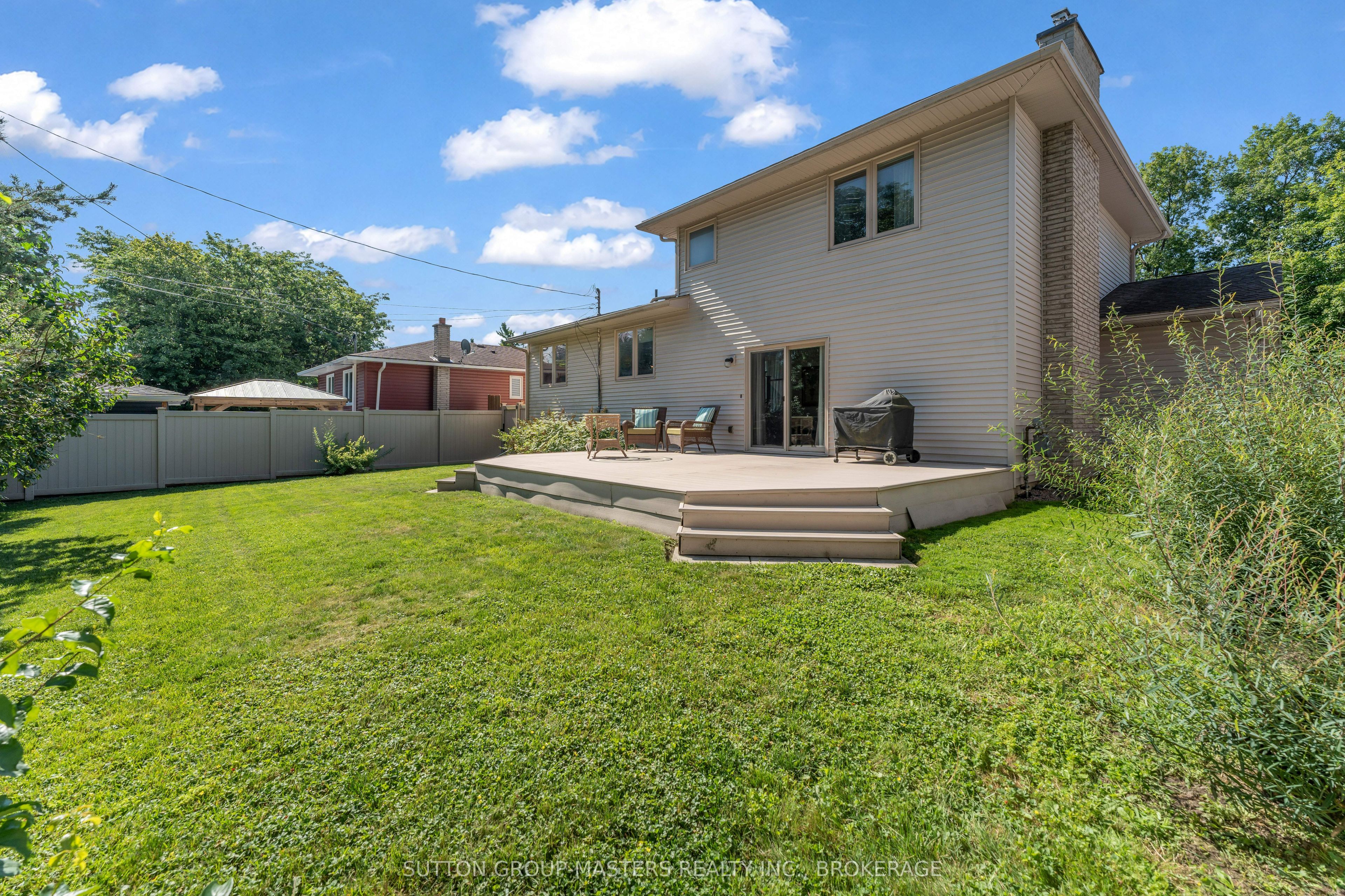 883 Ludgate Crescent Property Photo 32