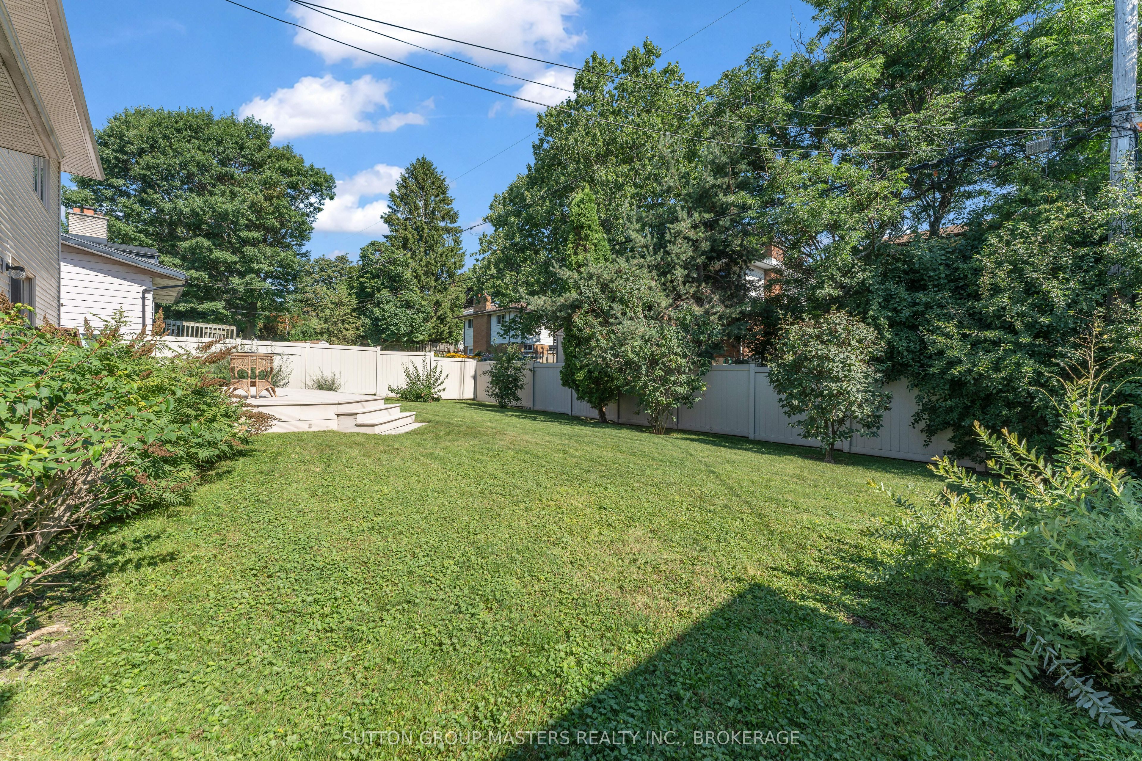 883 Ludgate Crescent Property Photo 34