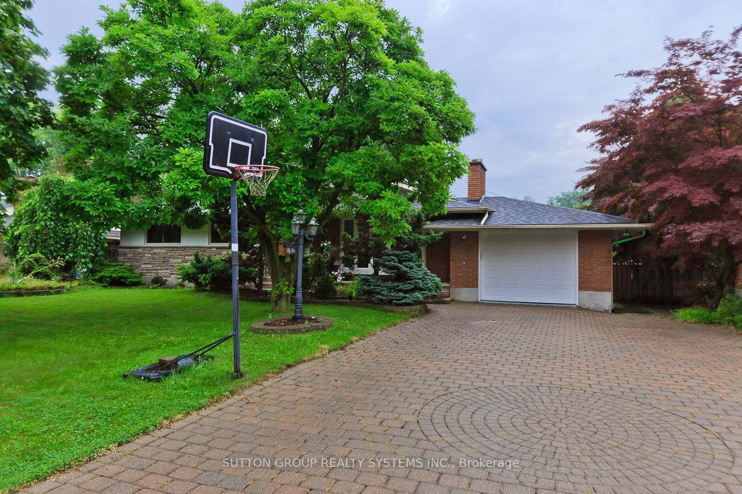 55 Richelieu Drive Property Photo 4