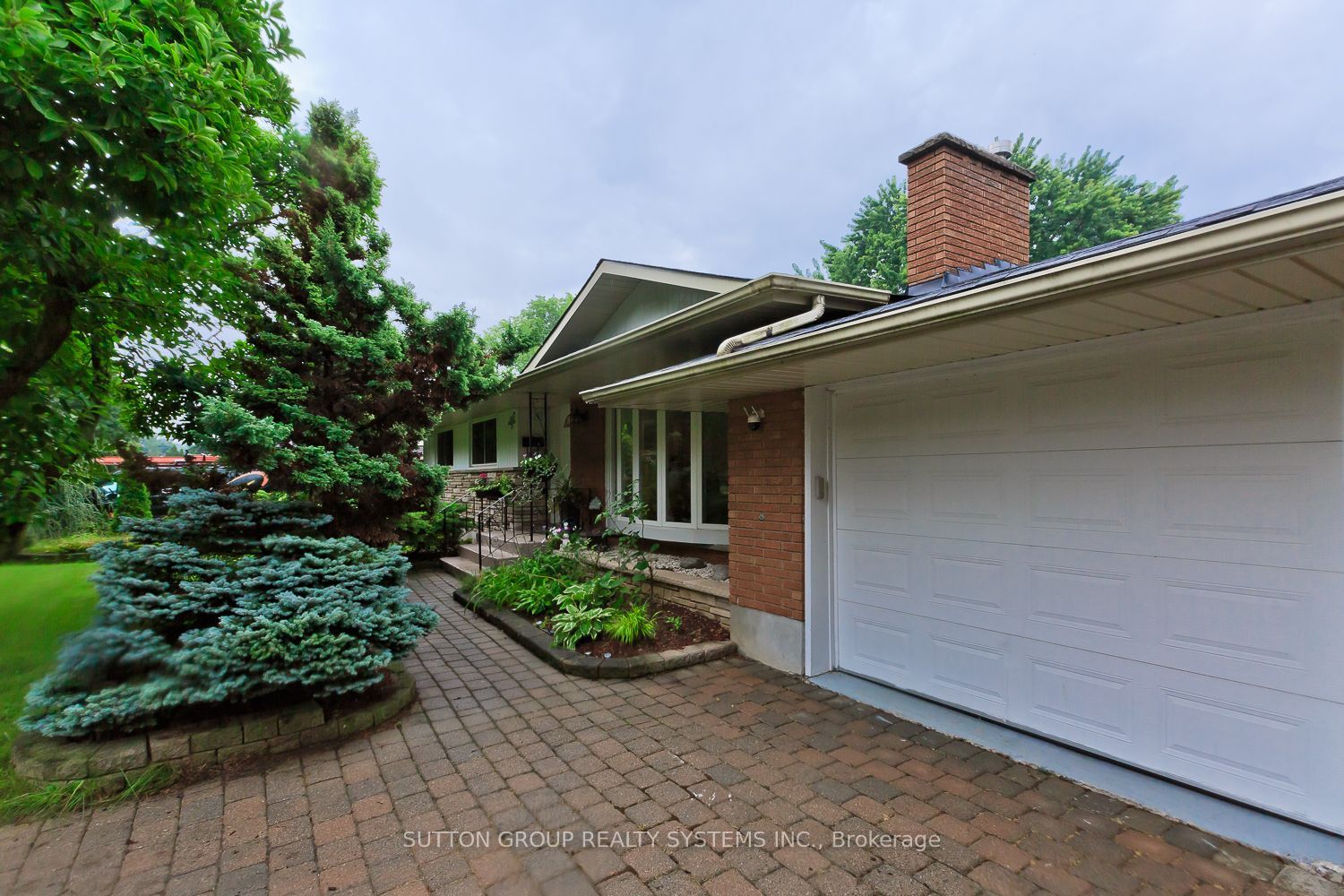55 Richelieu Drive Property Photo 5