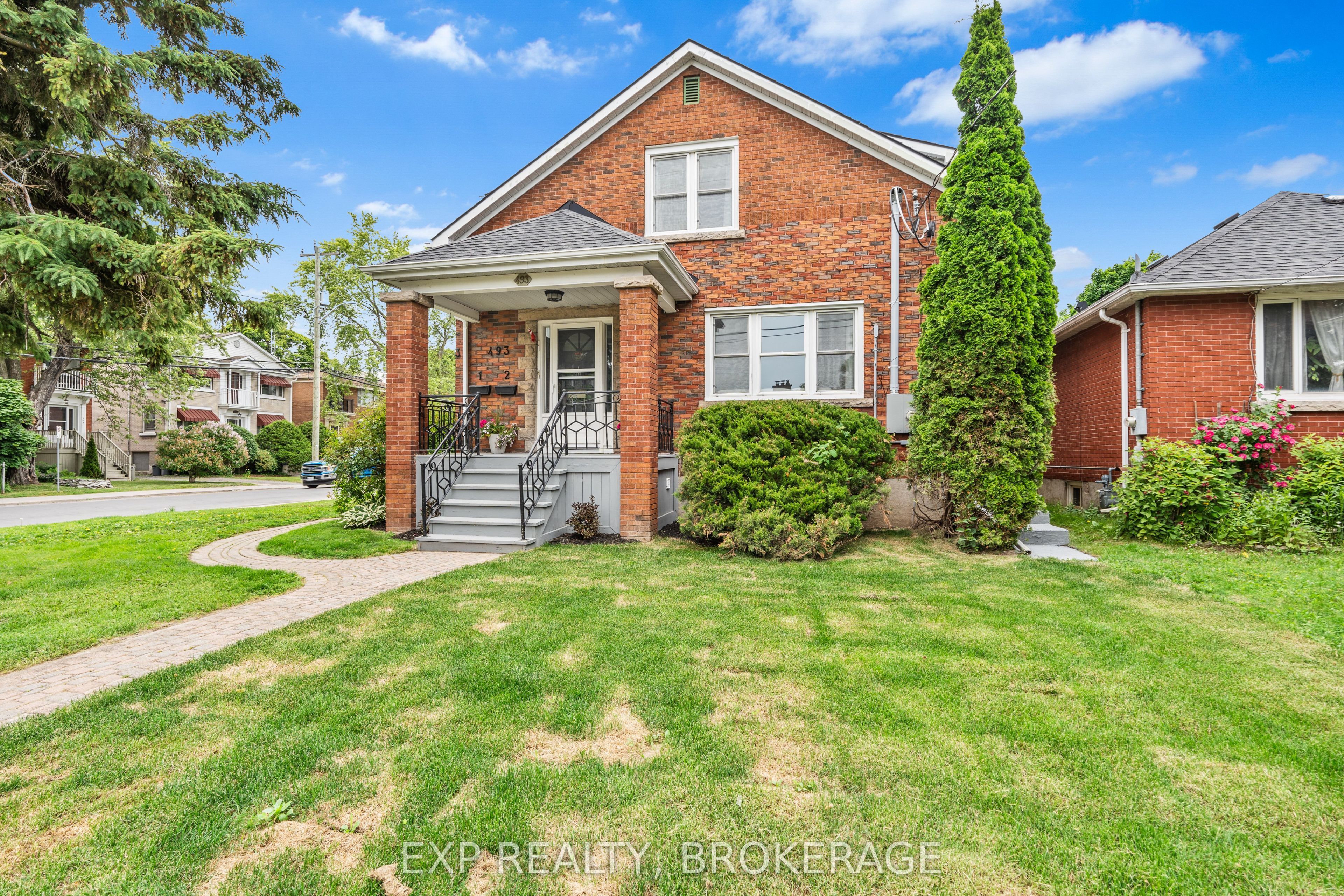 493 College Street Property Photo 2