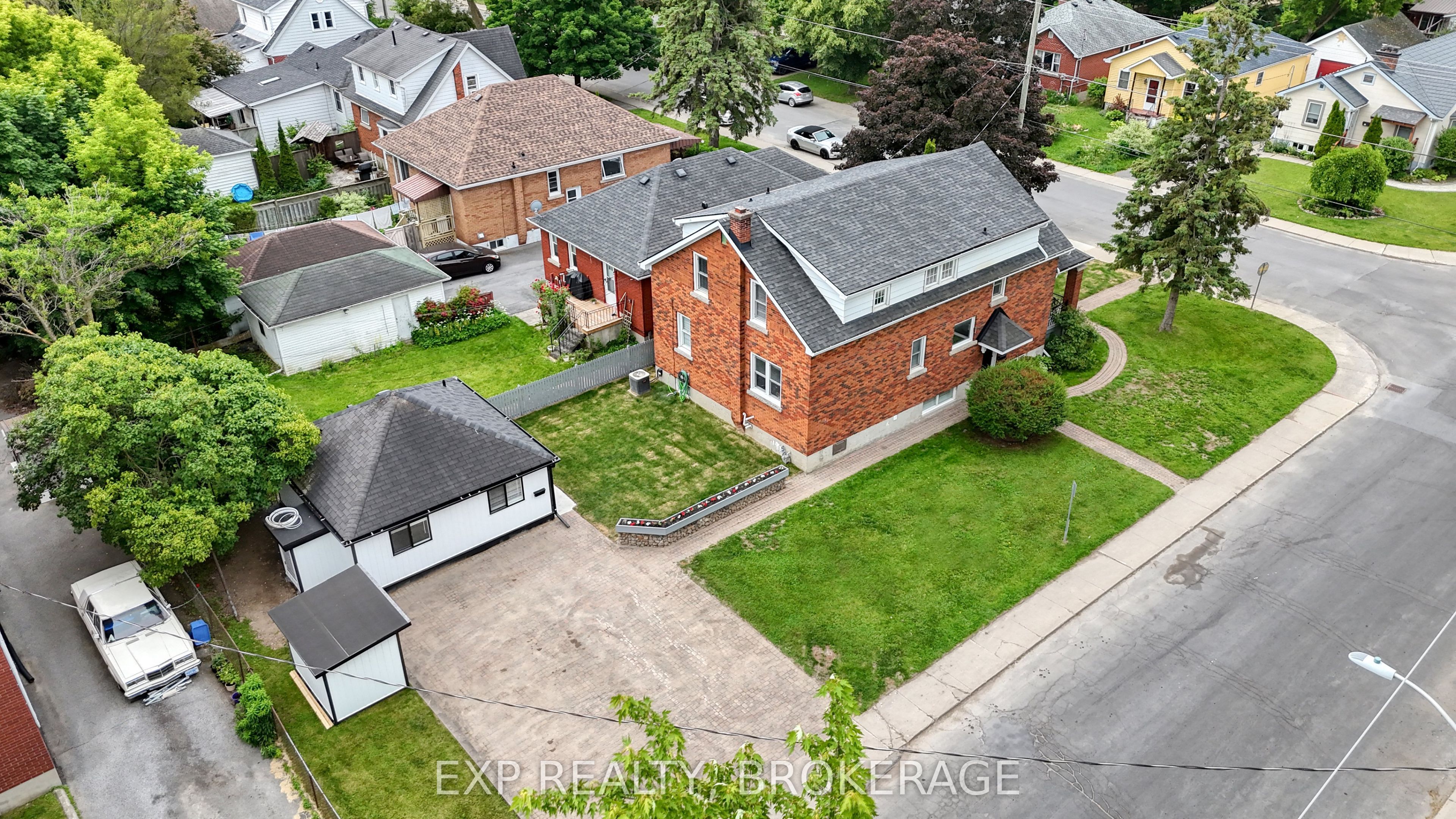 493 College Street Property Photo 27