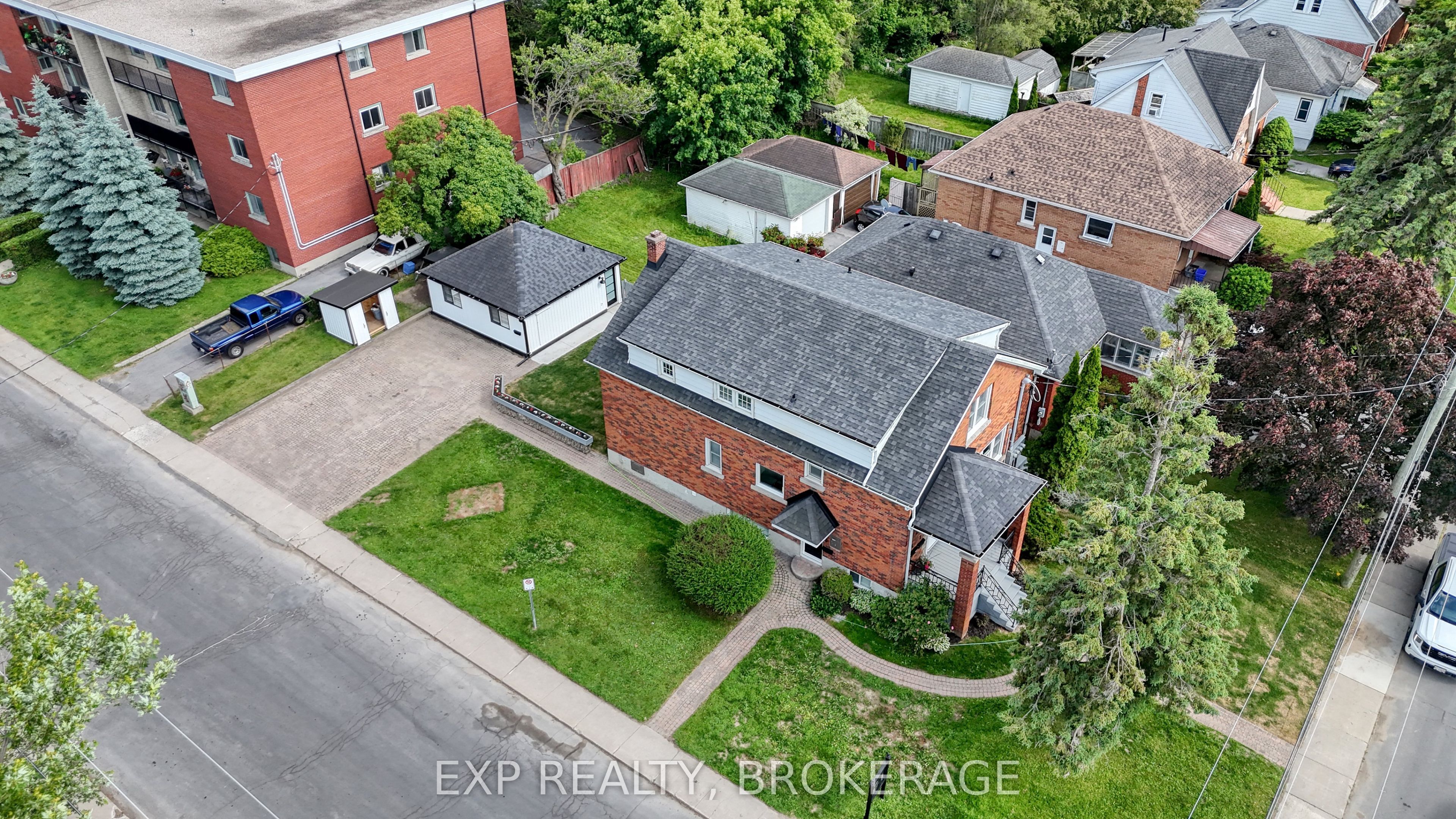 493 College Street Property Photo 29