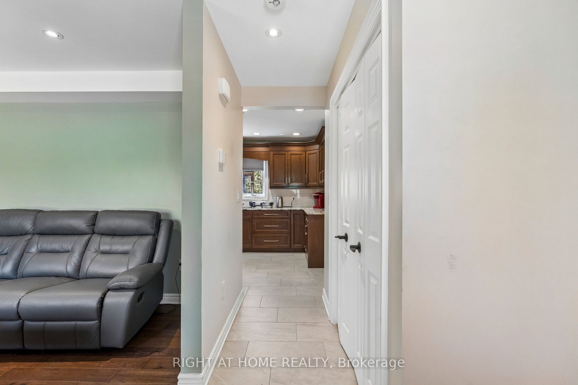 15 King Street Property Photo 7