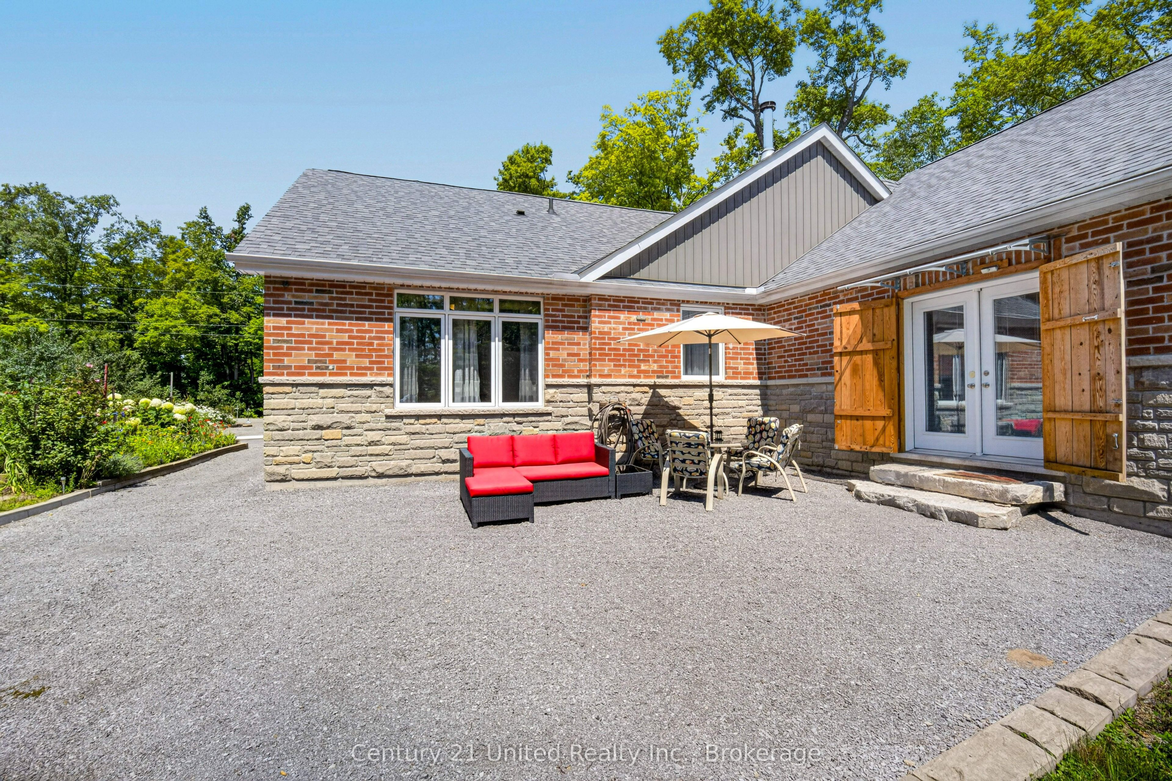 15 Library Road Property Photo 37