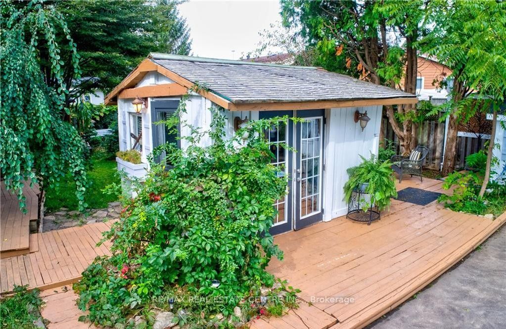 134 Kitchener Road Property Photo 4