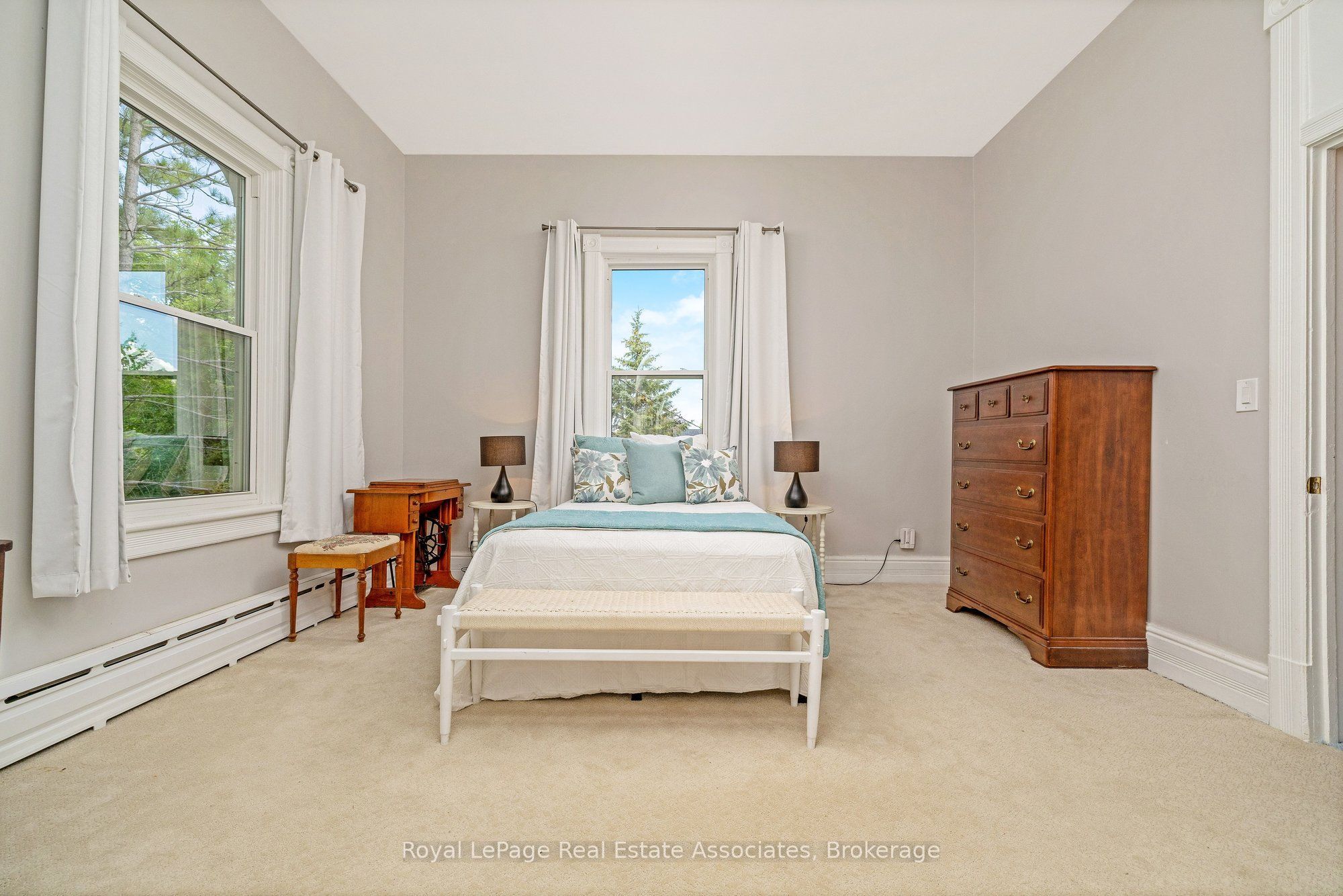 81 Main Street E Property Photo 31