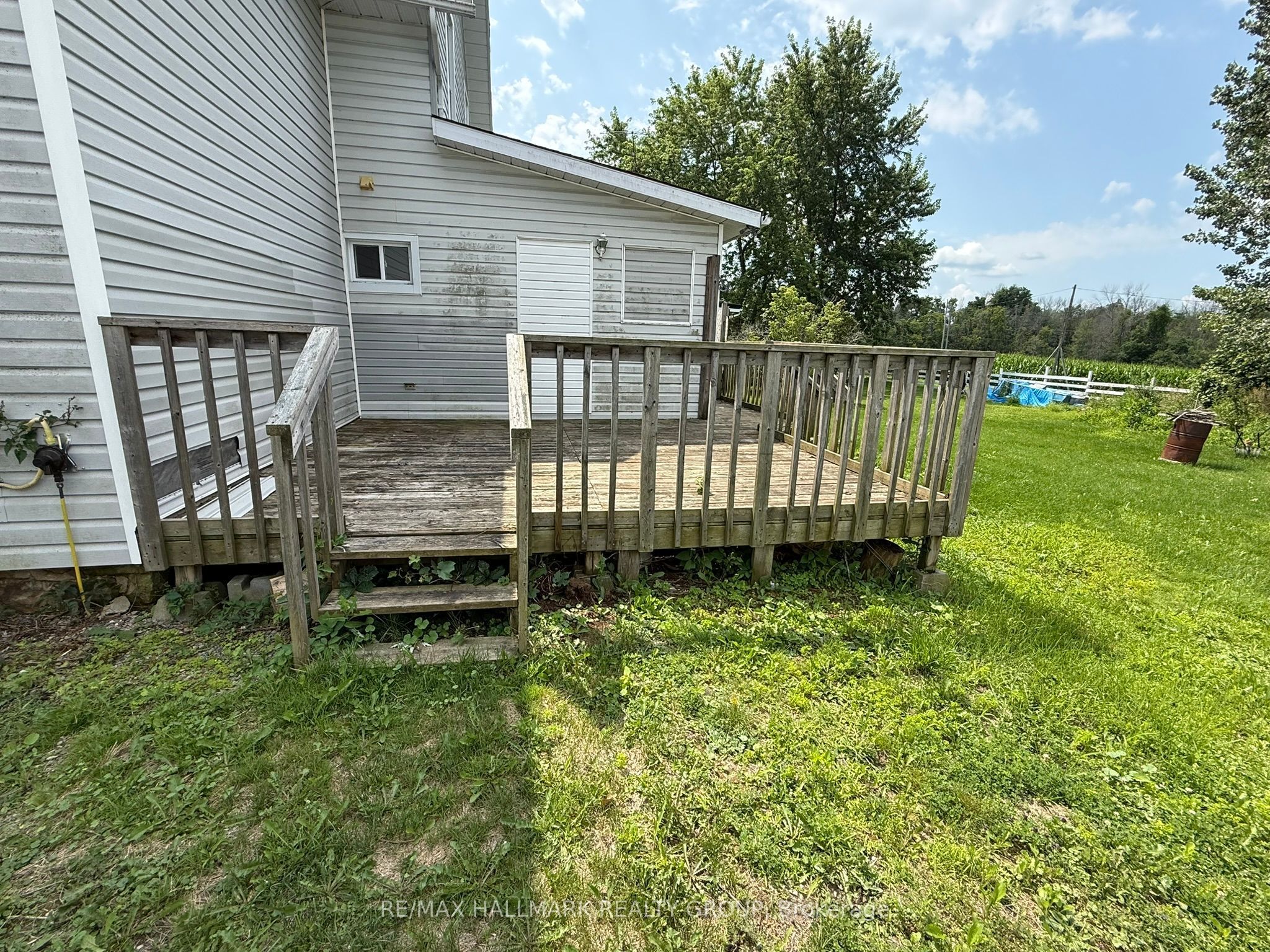 12 Circle Drive S Property Photo 3