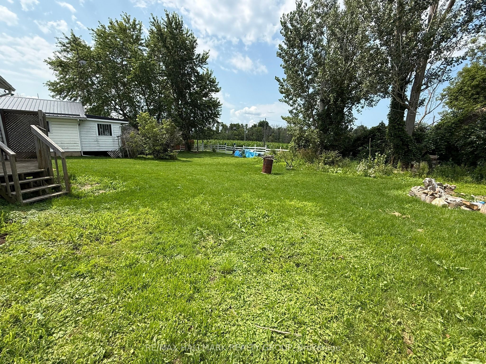 12 Circle Drive S Property Photo 4