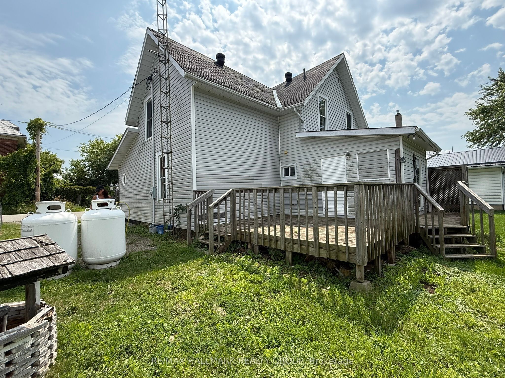 12 Circle Drive S Property Photo 5