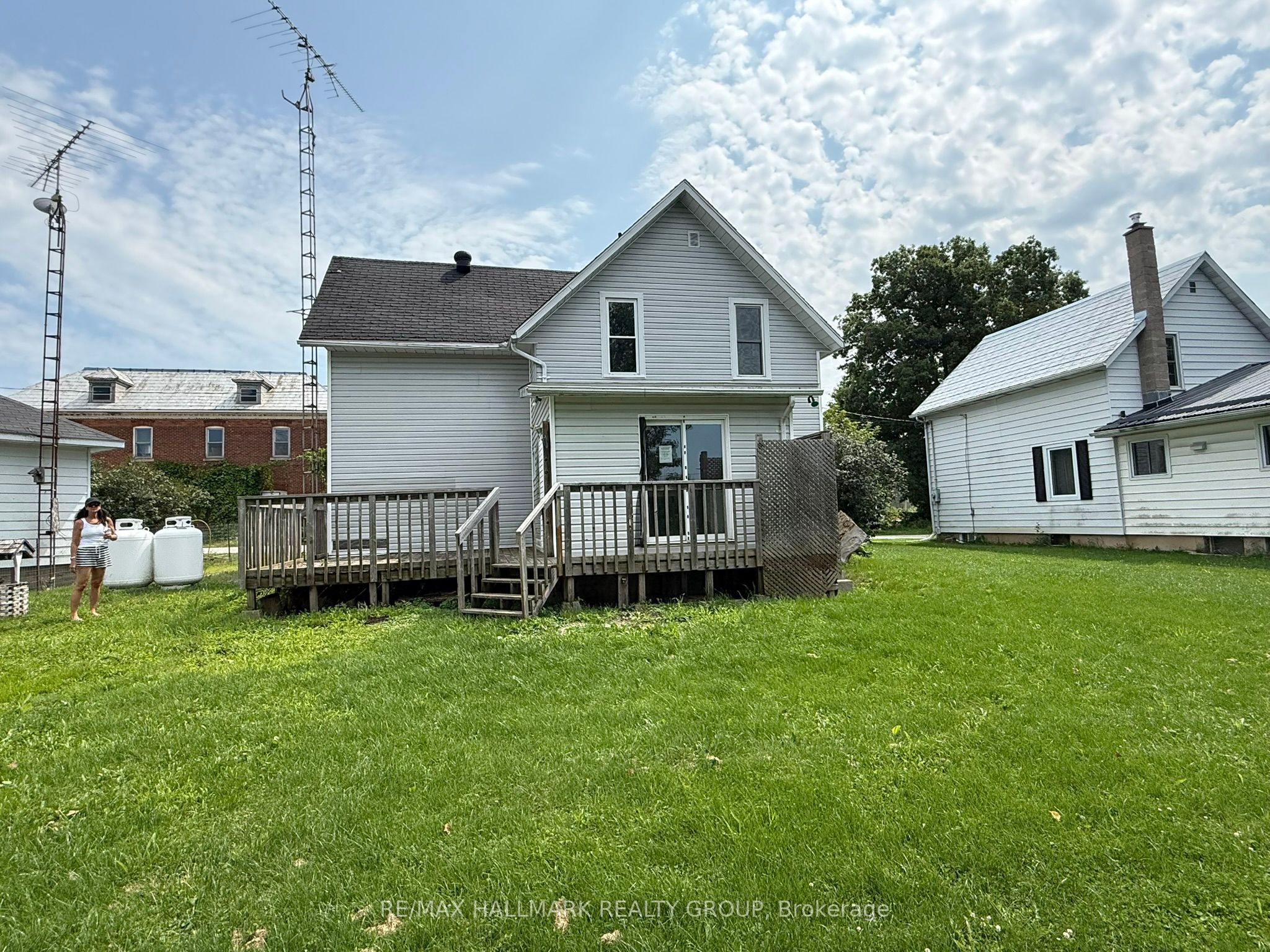 12 Circle Drive S Property Photo 6