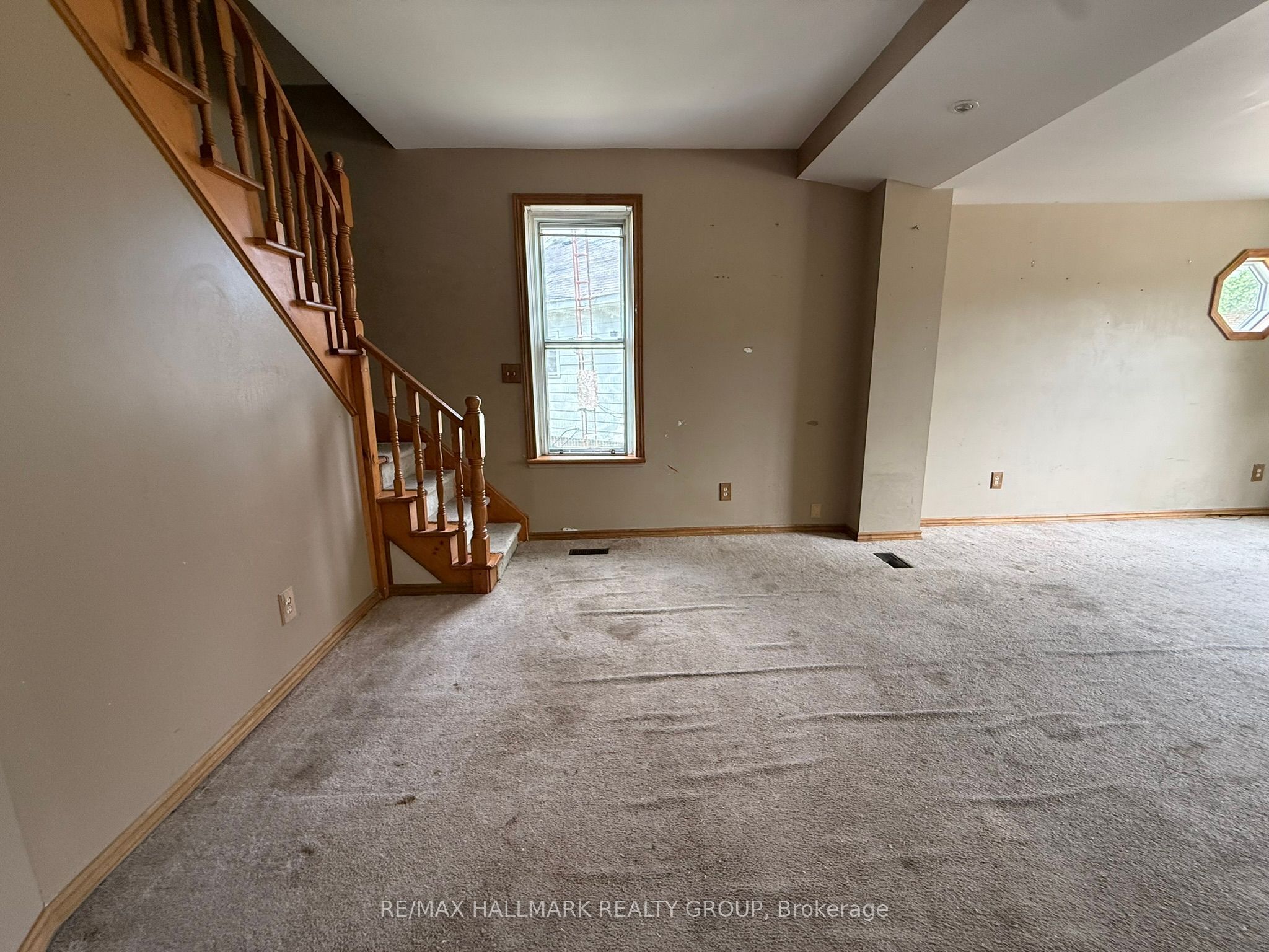 12 Circle Drive S Property Photo 9