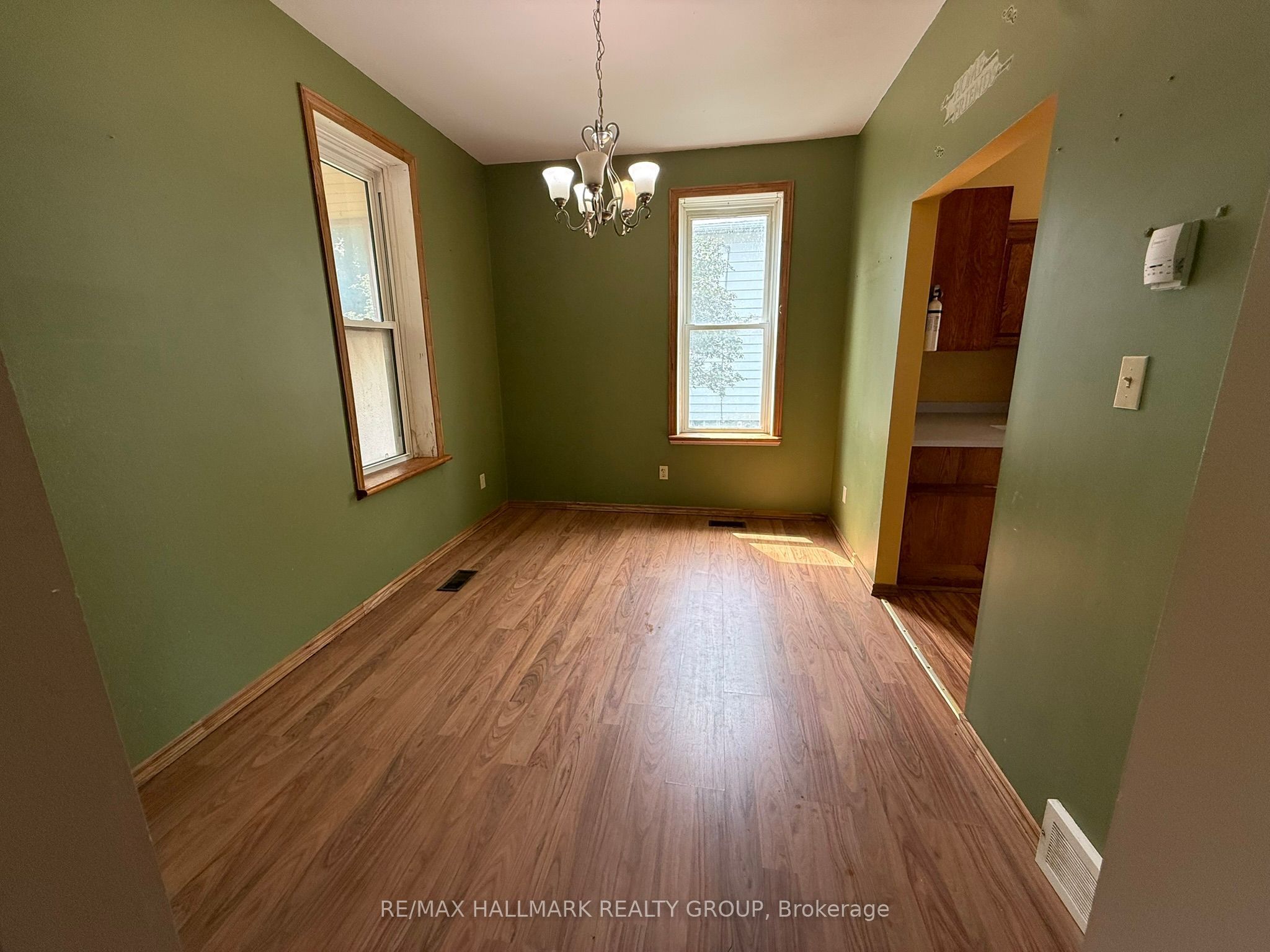 12 Circle Drive S Property Photo 11